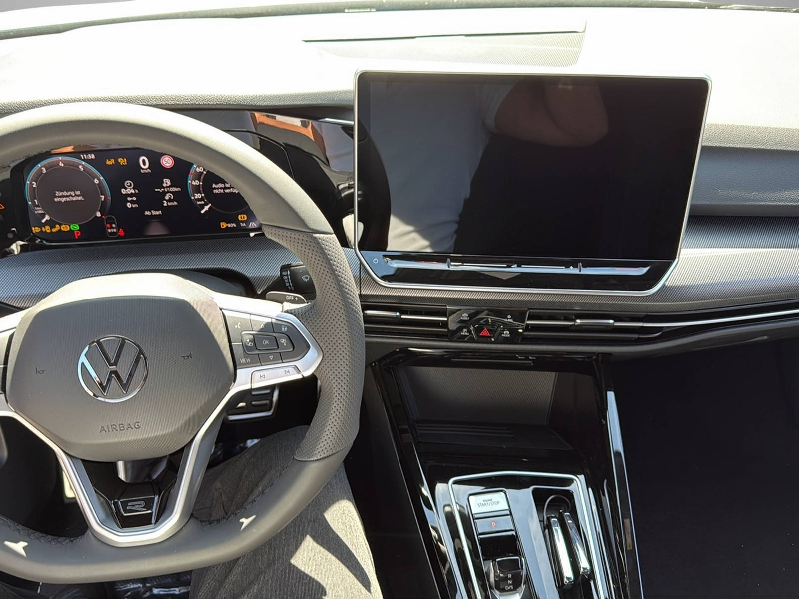 VW Golf 1.5 e TSI mHEV R-Line DSG-image-9