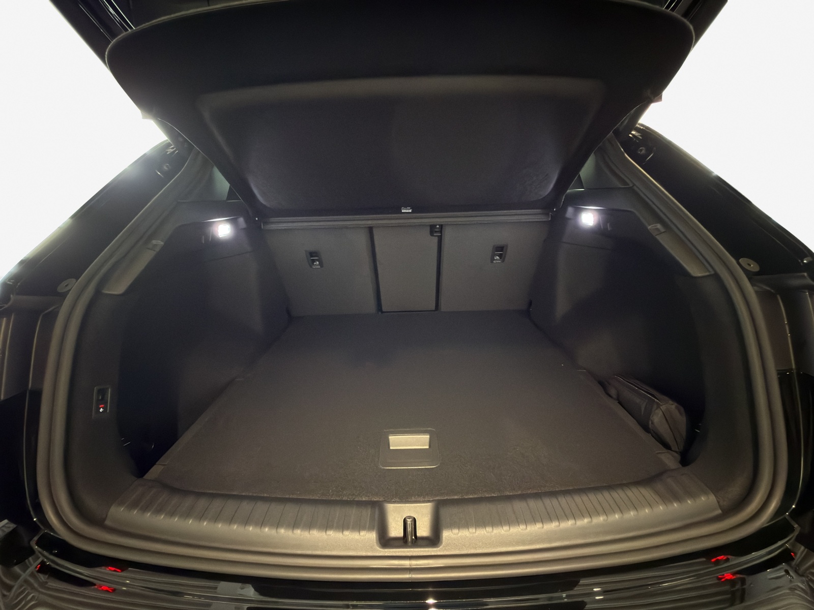 AUDI Q4 e-tron 45 Attraction quattro-image-12