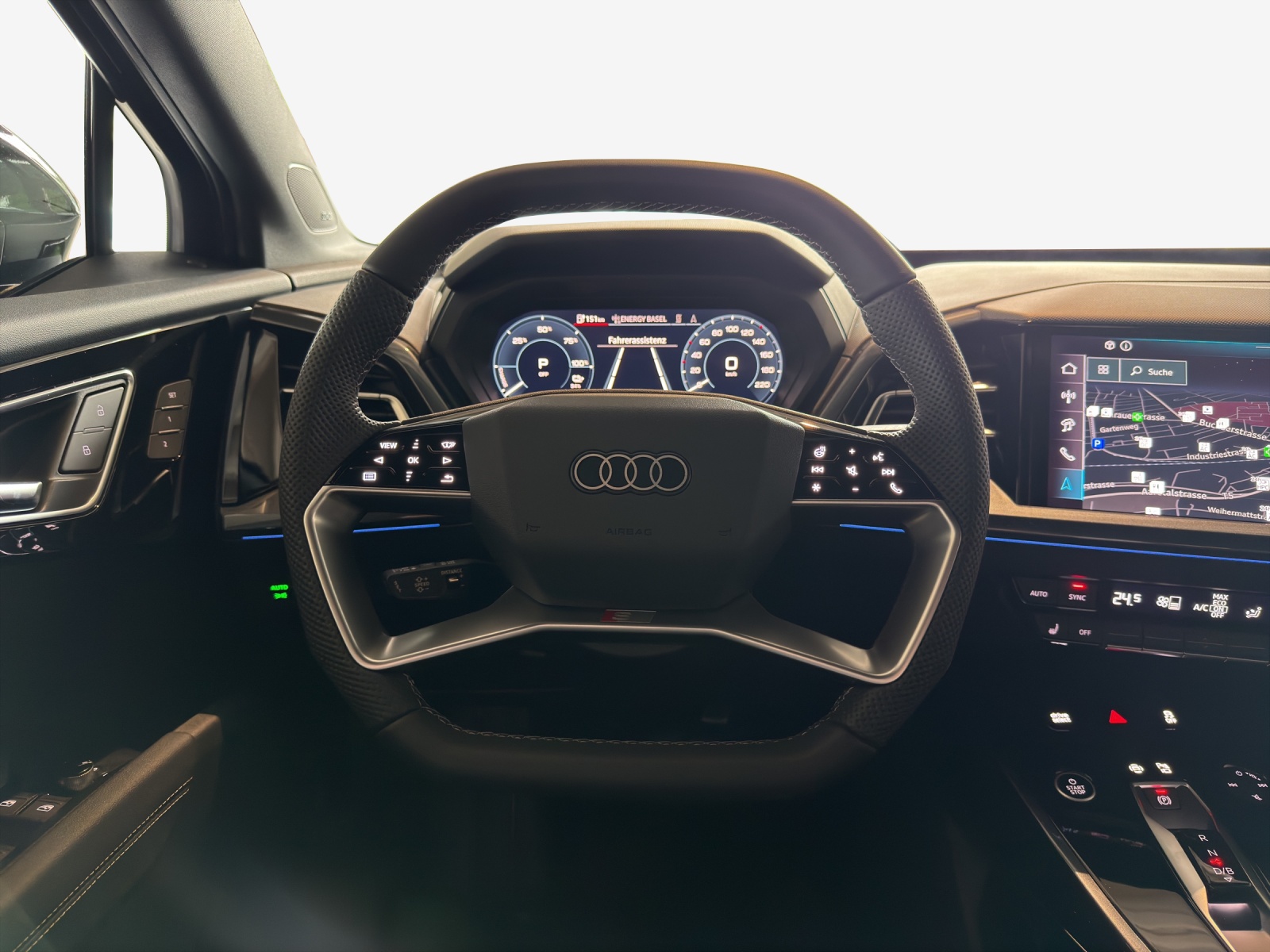 AUDI Q4 e-tron 45 Attraction quattro-image-9