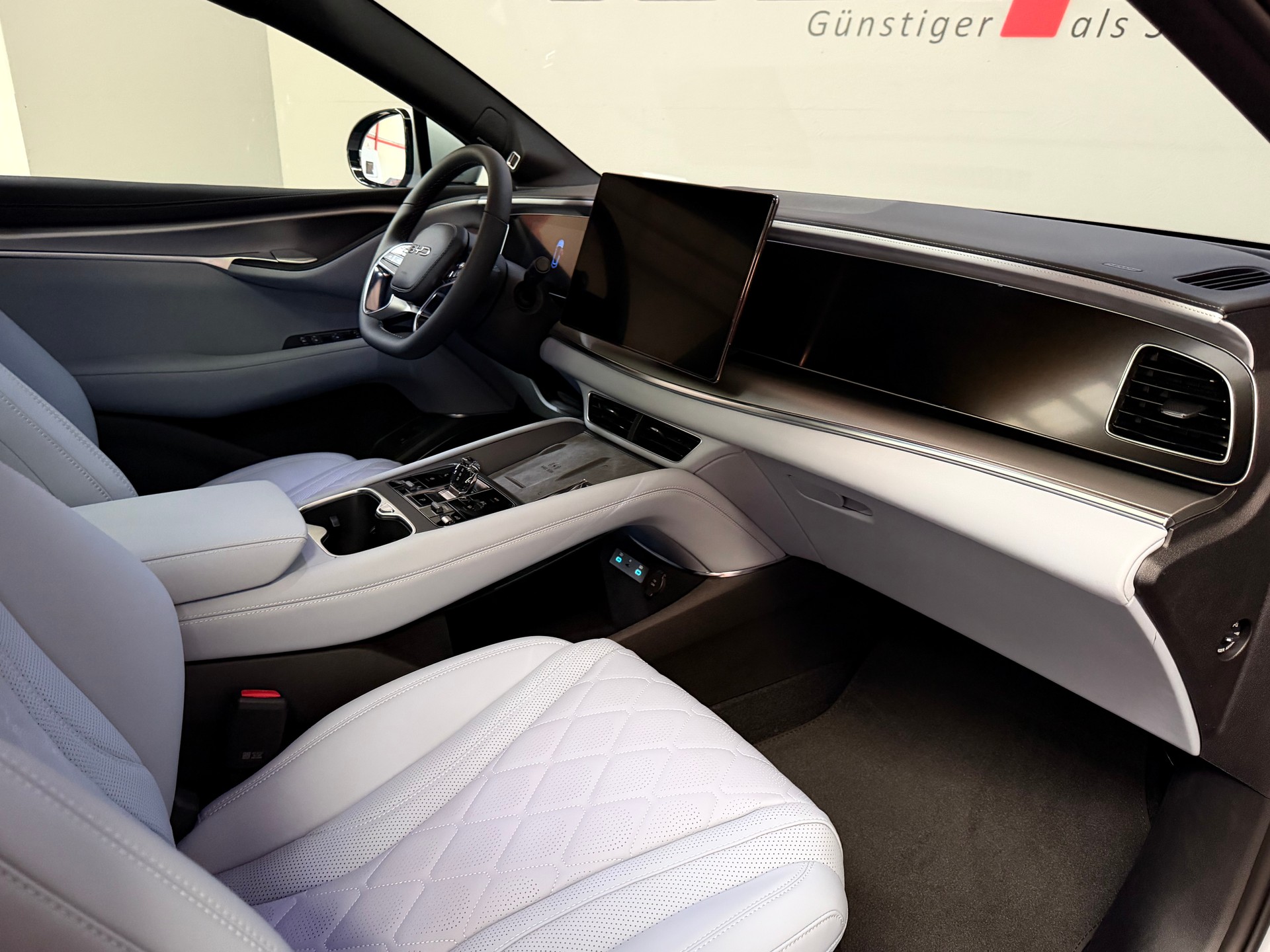 BYD Sealion 7 91,3 kWh Excellence AWD-image-16