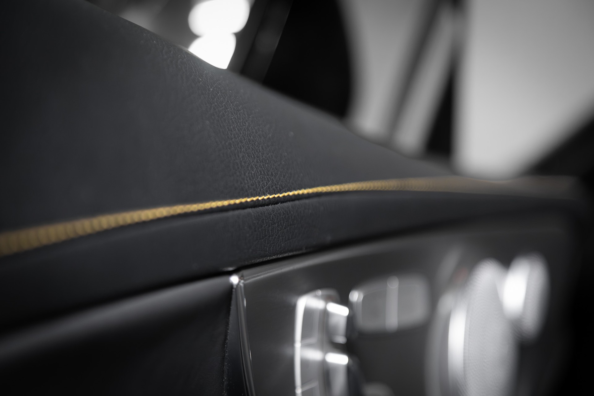 MERCEDES-BENZ C 63 S AMG 9G-tronic-image-14