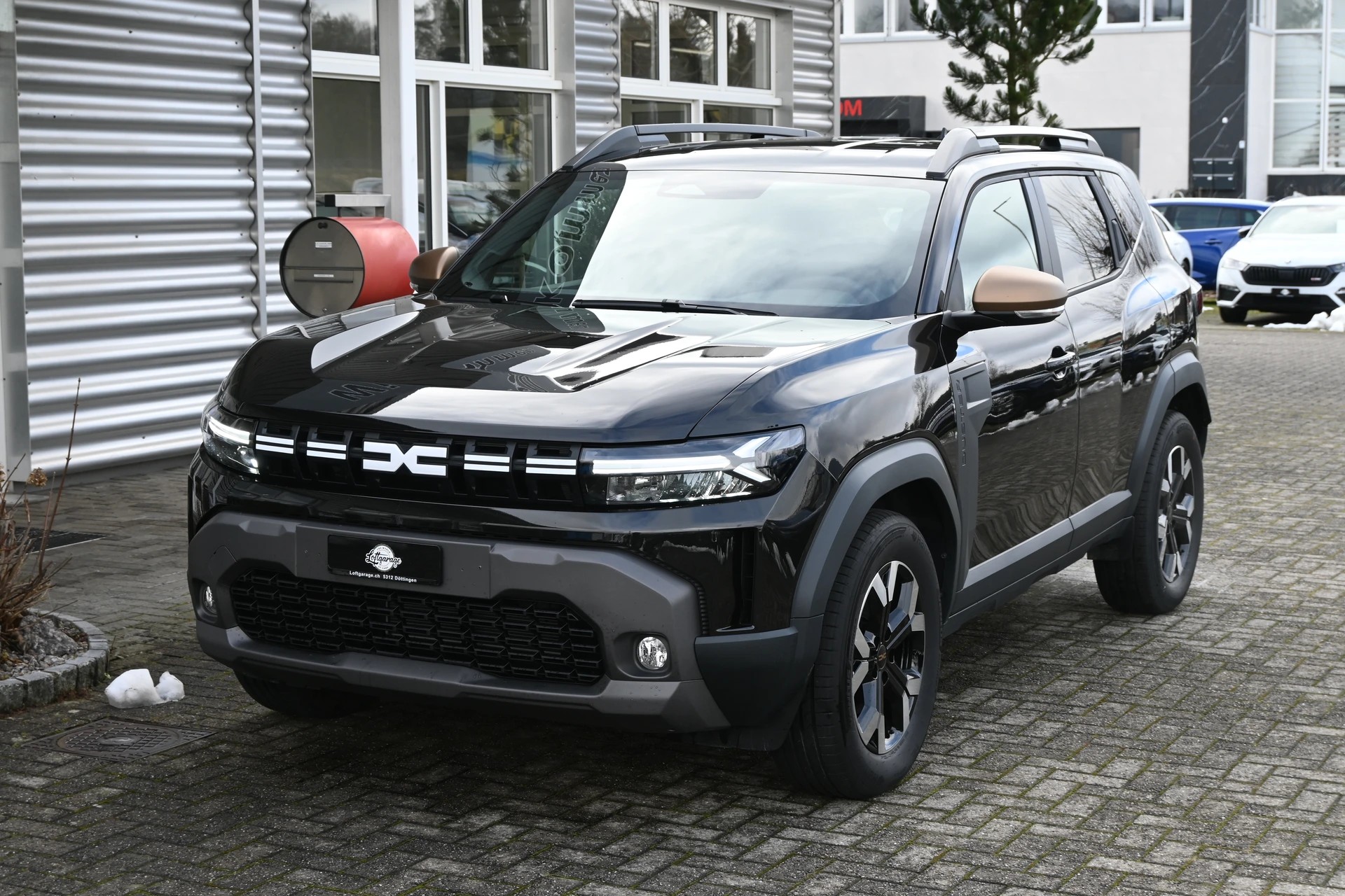 DACIA Duster 1.6 HEV 140PS Extreme+ Automat-image-1