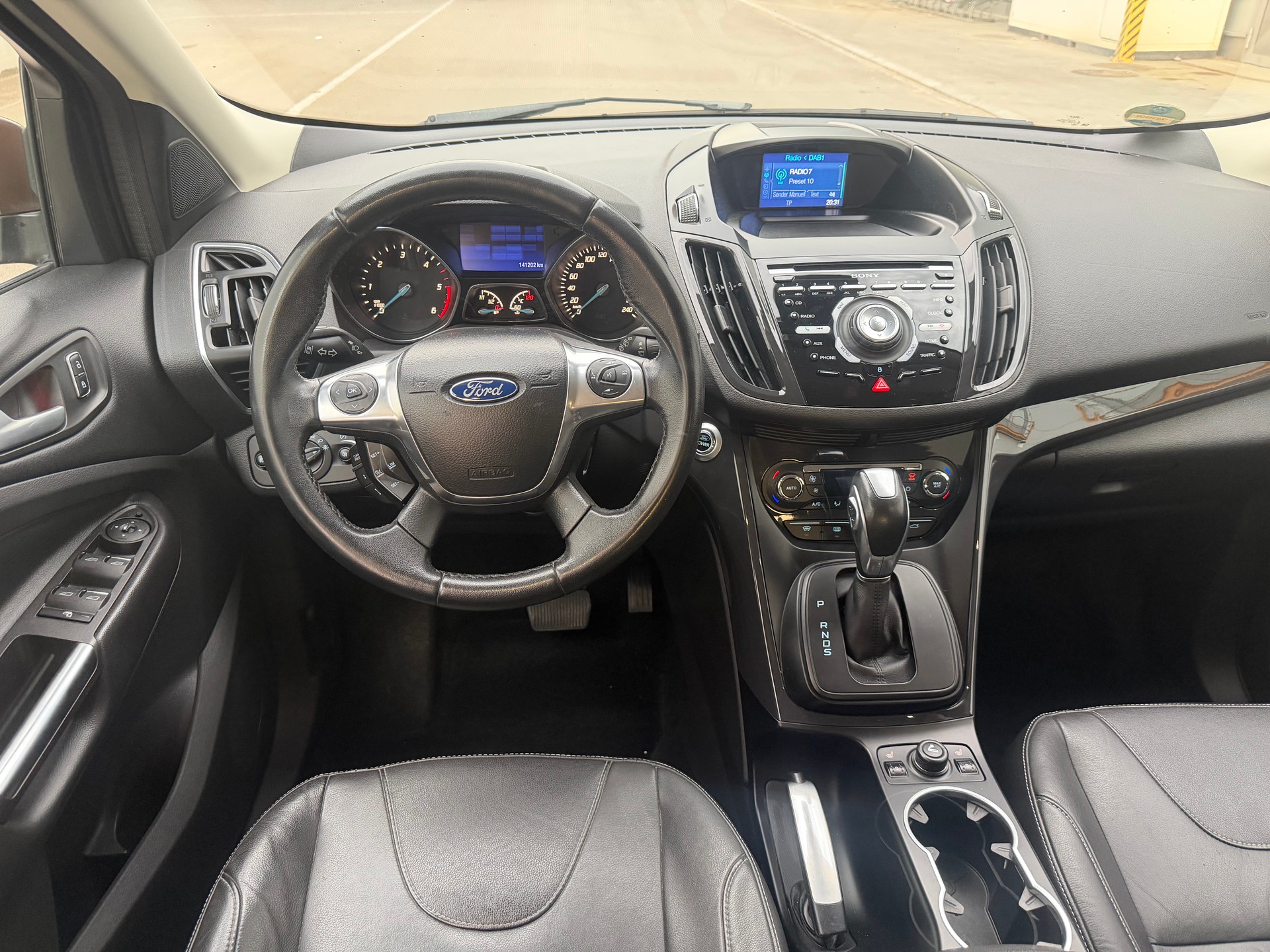 FORD Kuga 2.0 TDCi Titanium 4WD PowerShift-image-8
