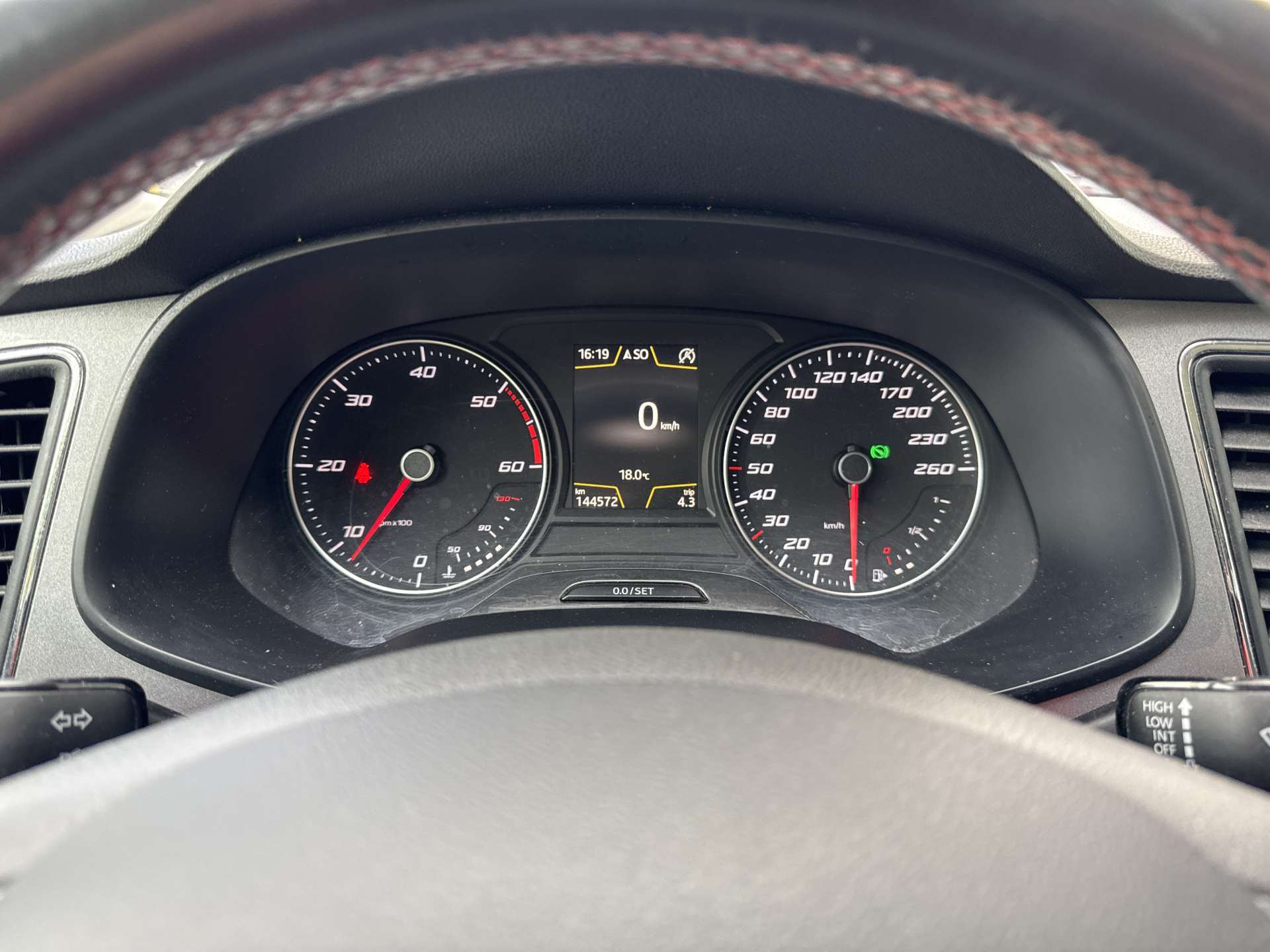 SEAT Leon ST 2.0 TDi FR DSG-Automat 184PS-image-11