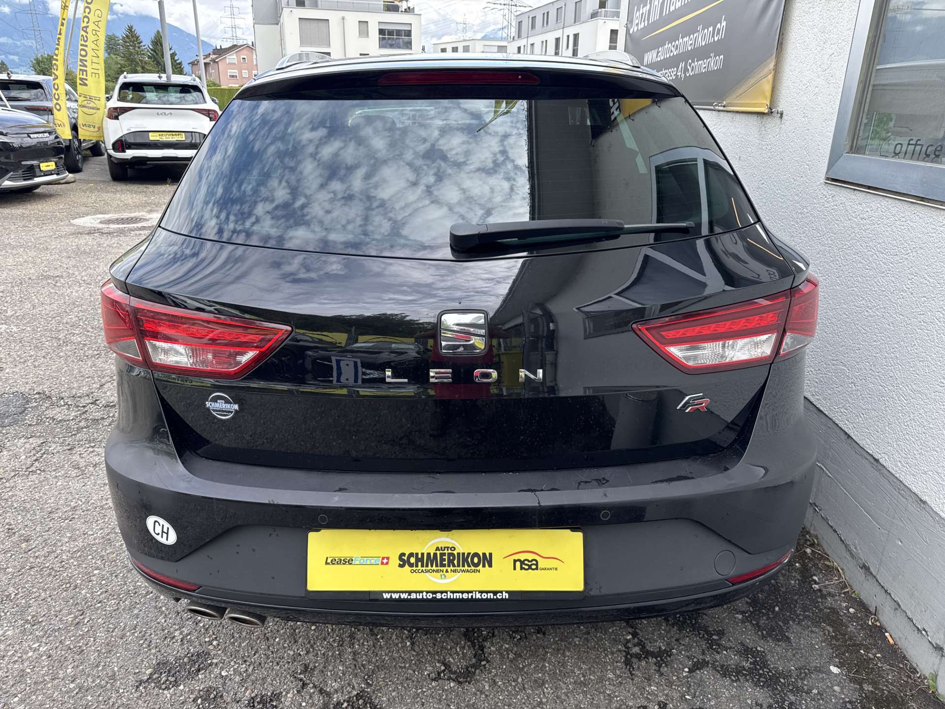 SEAT Leon ST 2.0 TDi FR DSG-Automat 184PS-image-3