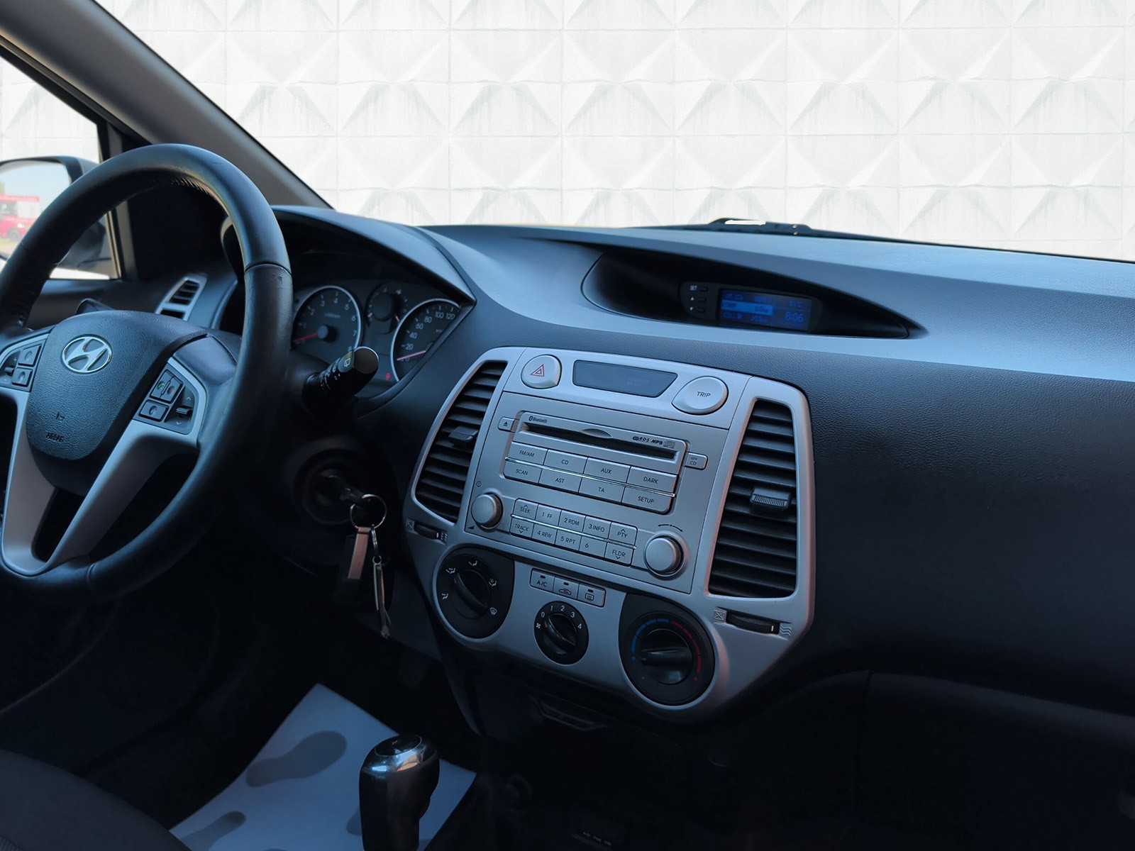 HYUNDAI i20 1.4 Style-image-10