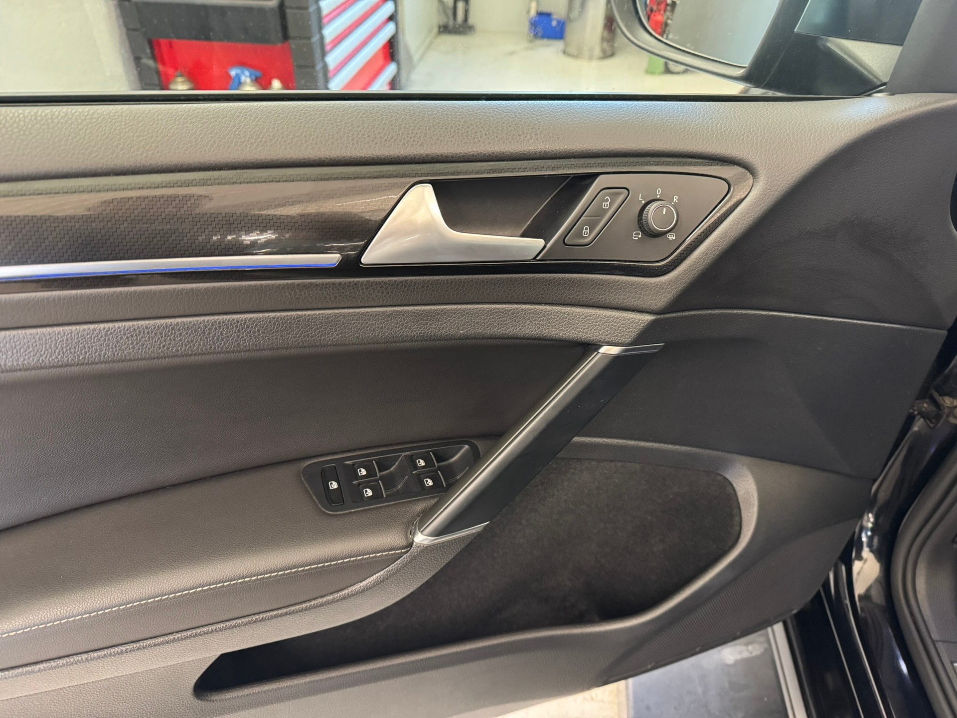 VW Golf 2.0 TSI R 4Motion DSG-image-13