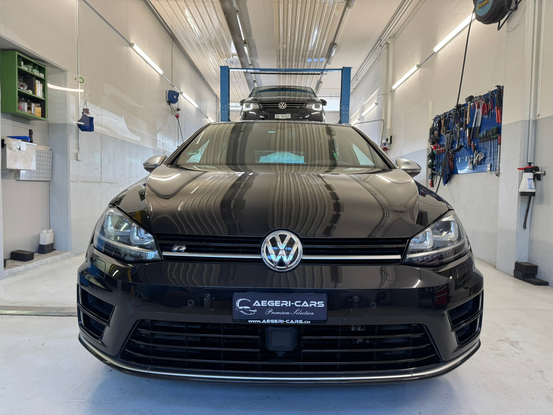 VW Golf 2.0 TSI R 4Motion DSG-image-1