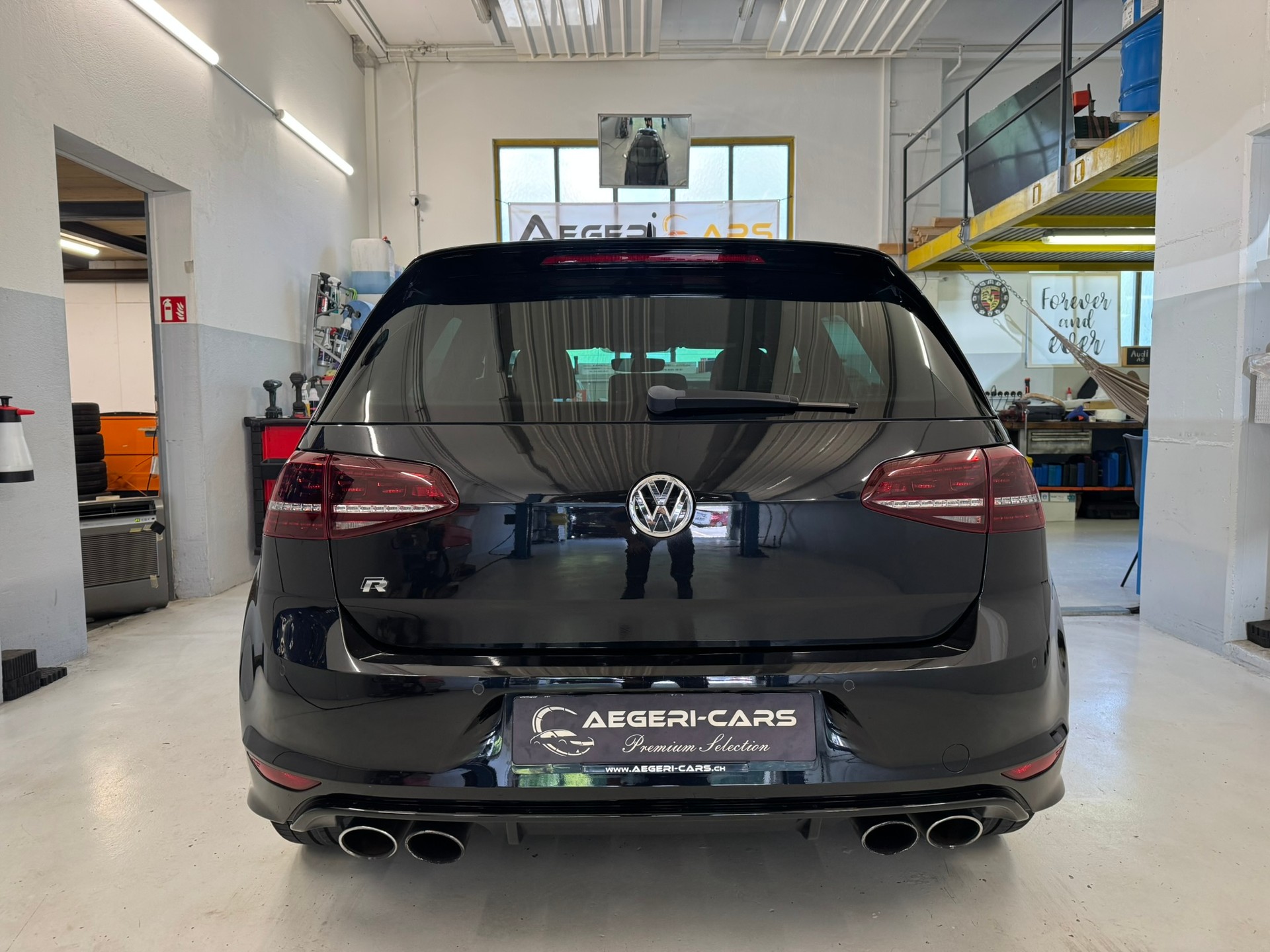 VW Golf 2.0 TSI R 4Motion DSG-image-4