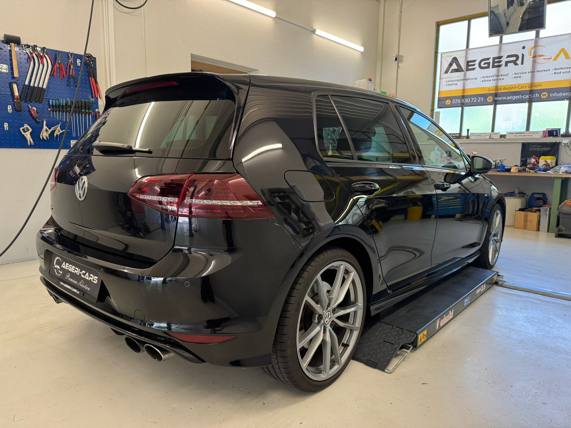 VW Golf 2.0 TSI R 4Motion DSG-image-3