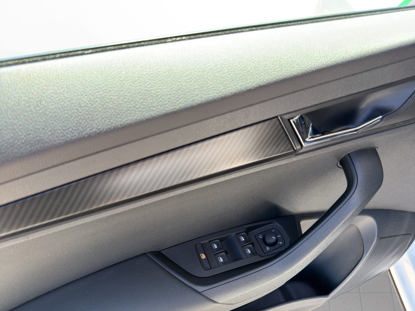 SKODA Karoq 2.0 TSI SportLine 4x4 DSG-image-5