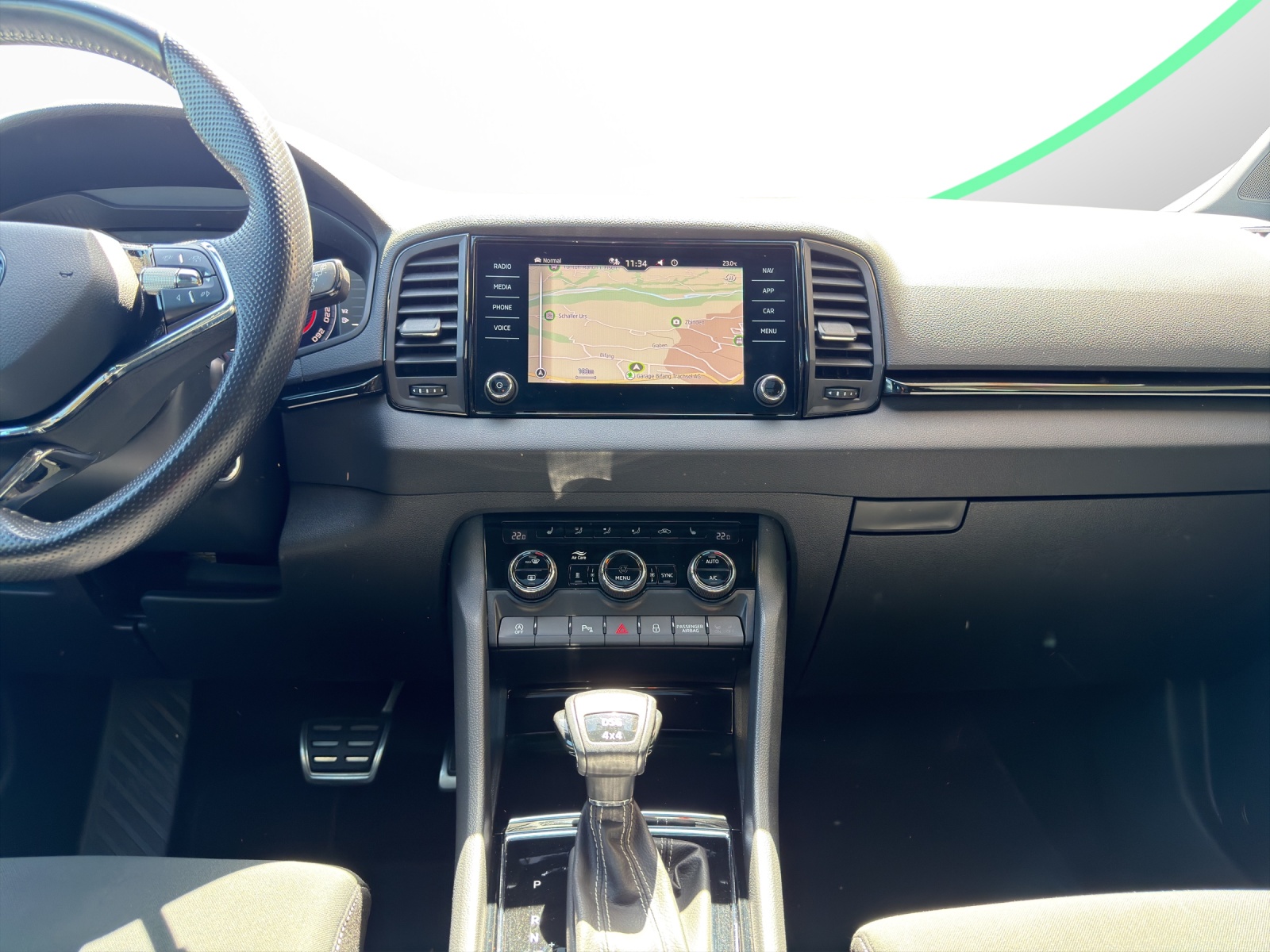 SKODA Karoq 2.0 TSI SportLine 4x4 DSG-image-11