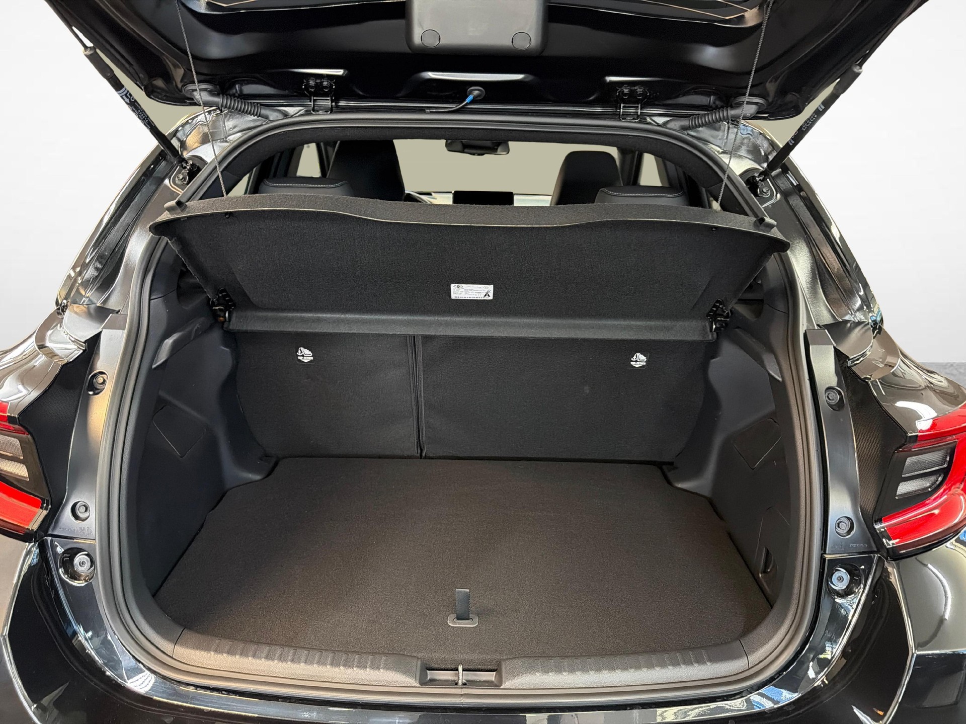 TOYOTA Yaris 1.5 VVT-i HSD Premium-image-12