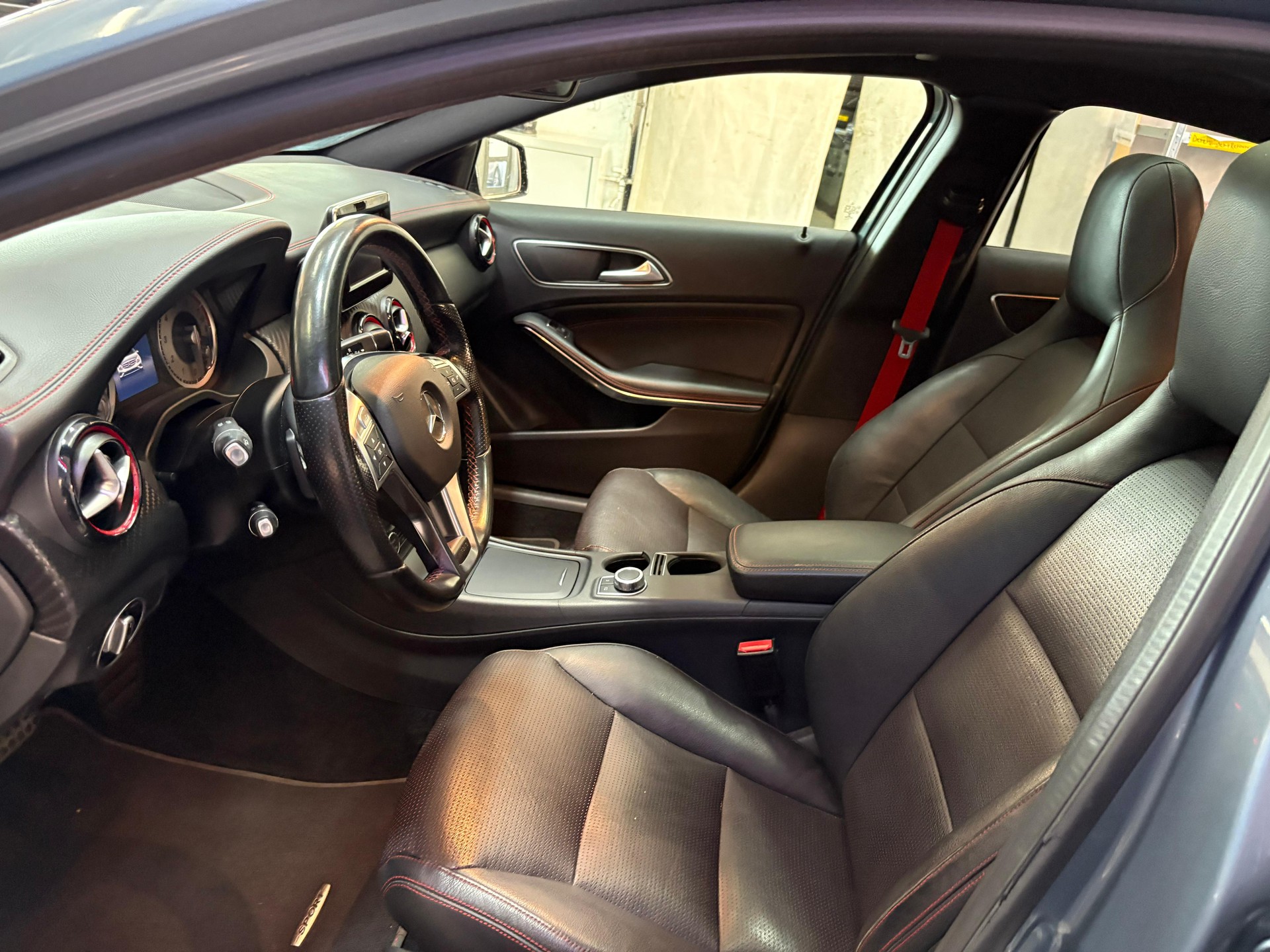 MERCEDES-BENZ A 250 Sport 4Matic 7G-DCT-image-9