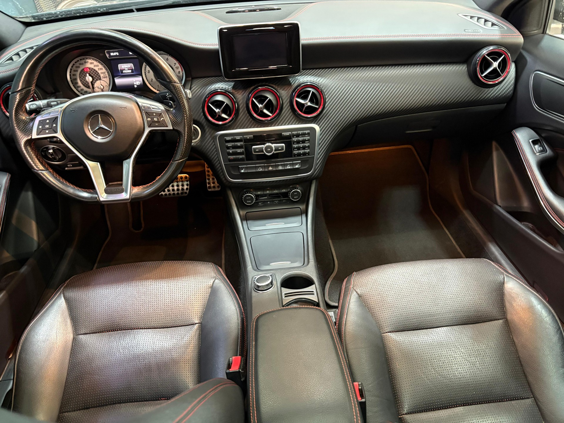 MERCEDES-BENZ A 250 Sport 4Matic 7G-DCT-image-8