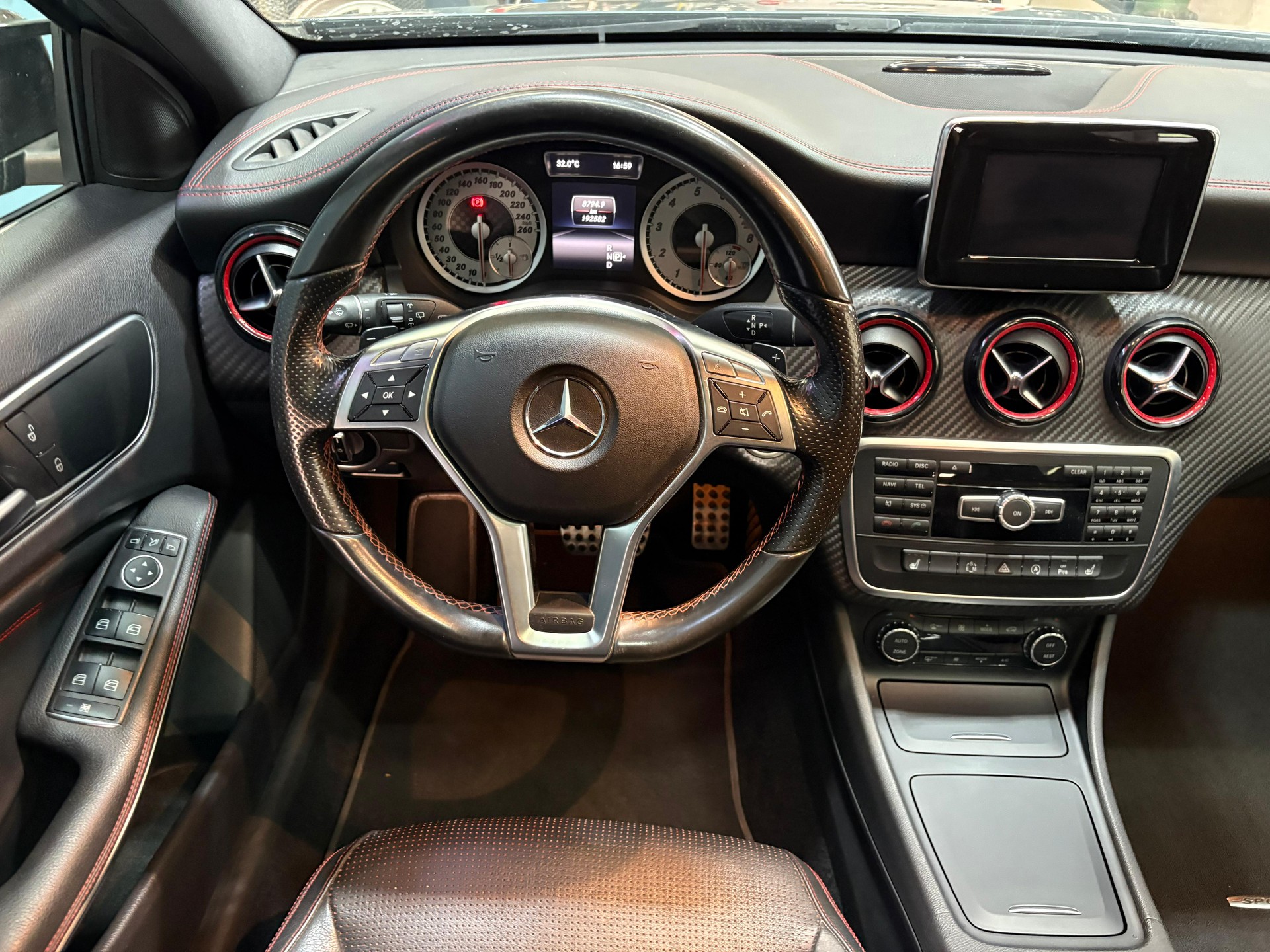 MERCEDES-BENZ A 250 Sport 4Matic 7G-DCT-image-7