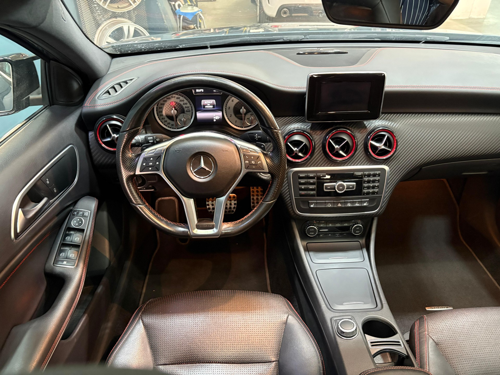 MERCEDES-BENZ A 250 Sport 4Matic 7G-DCT-image-6