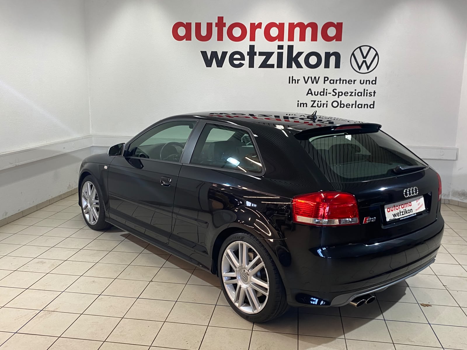 AUDI S3 2.0 Turbo FSI quattro-image-2