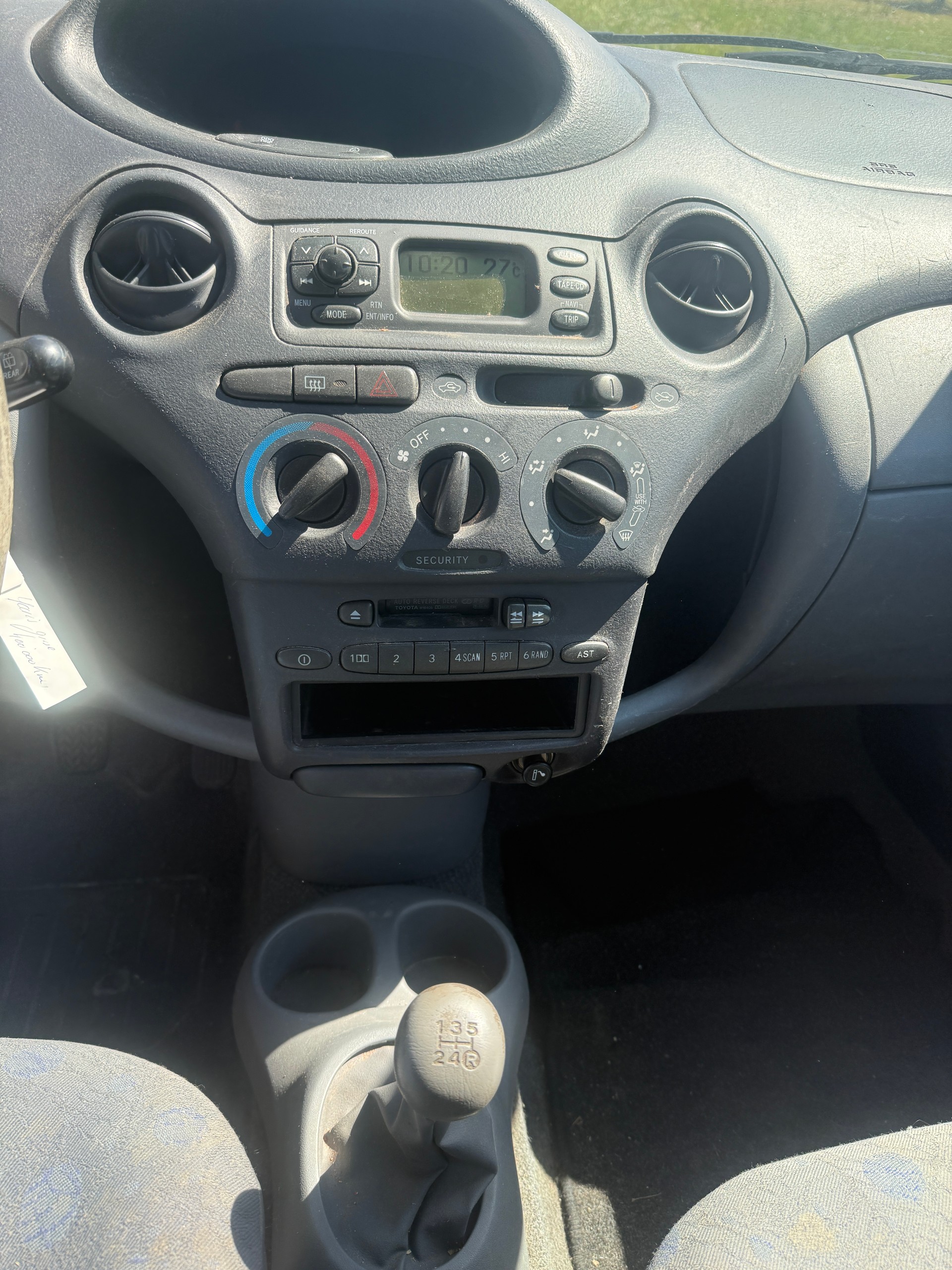 TOYOTA Yaris 1.0 Linea Luna-image-9