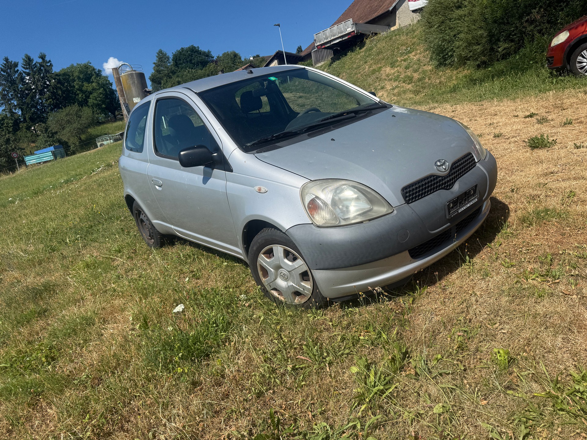 TOYOTA Yaris 1.0 Linea Luna-image-1
