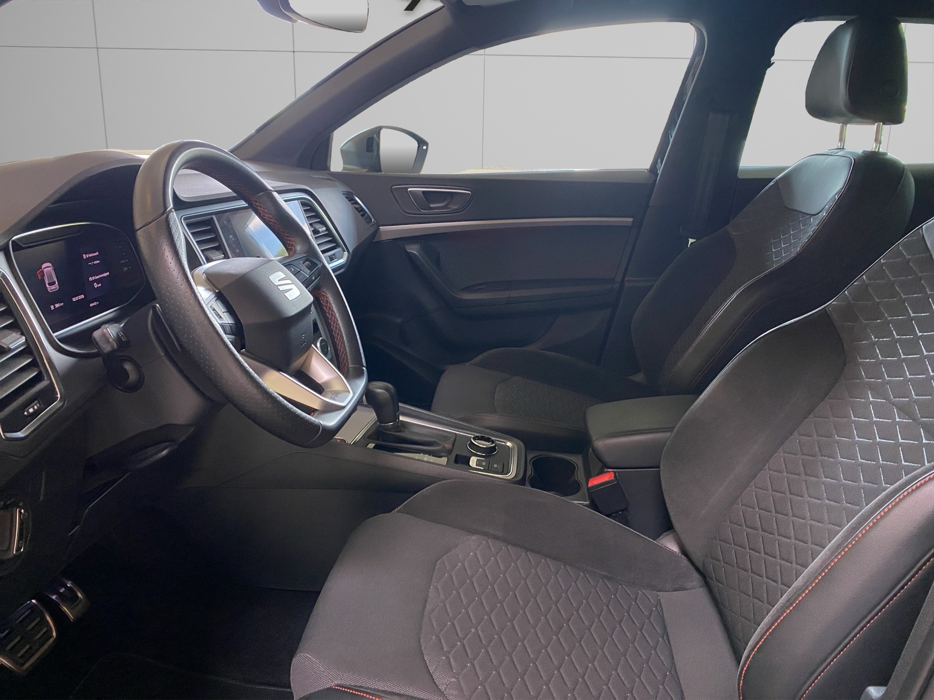 SEAT Ateca 2.0 TSI Hola FR 4Drive DSG-image-9
