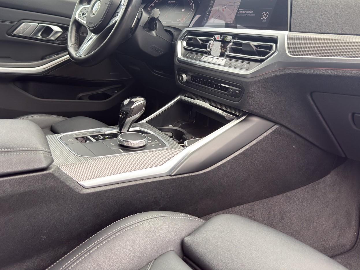 BMW M340i xDrive Touring-image-21