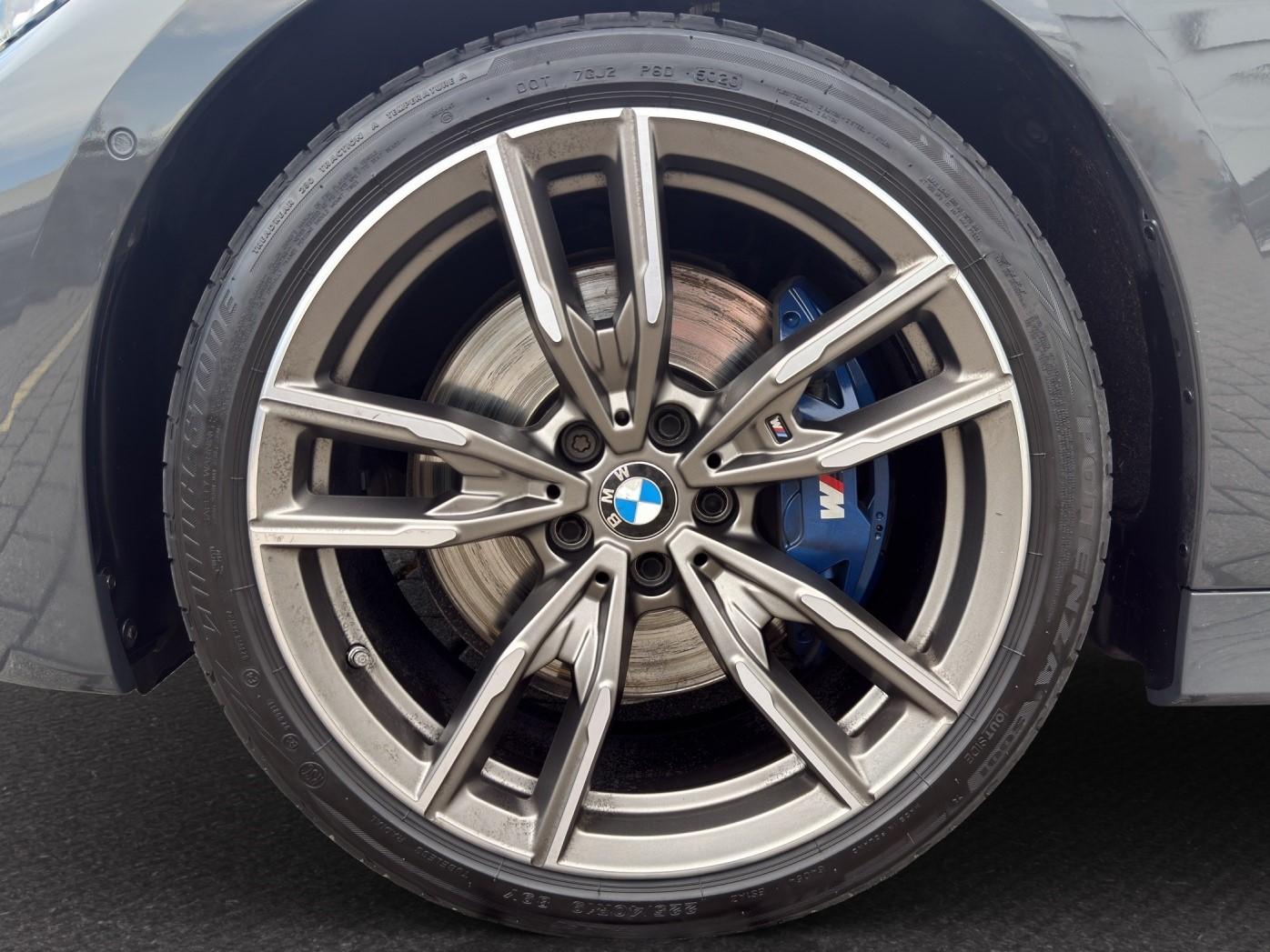 BMW M340i xDrive Touring-image-8