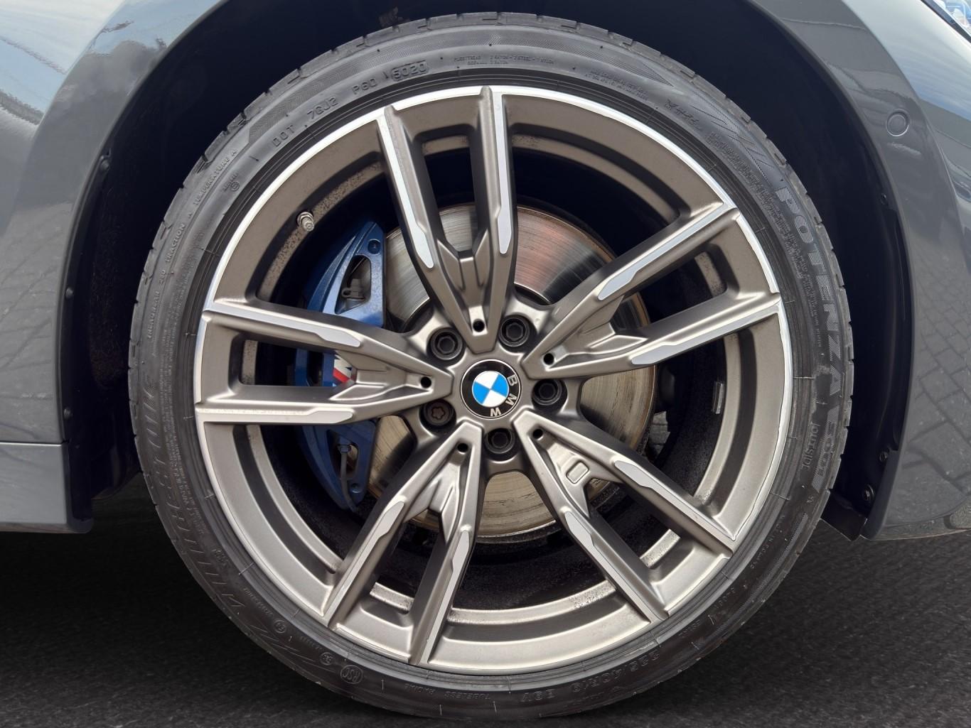 BMW M340i xDrive Touring-image-11