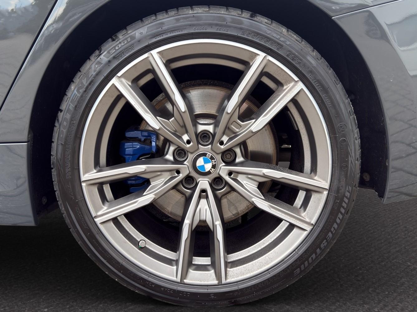 BMW M340i xDrive Touring-image-9