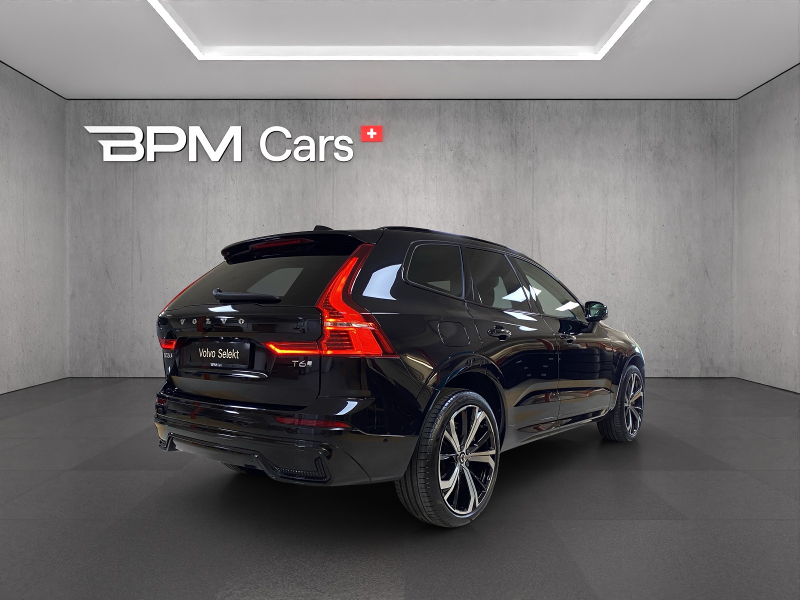 VOLVO XC60 T6 eAWD PluginHybrid Xcentric Geartronic-showroom-element-1