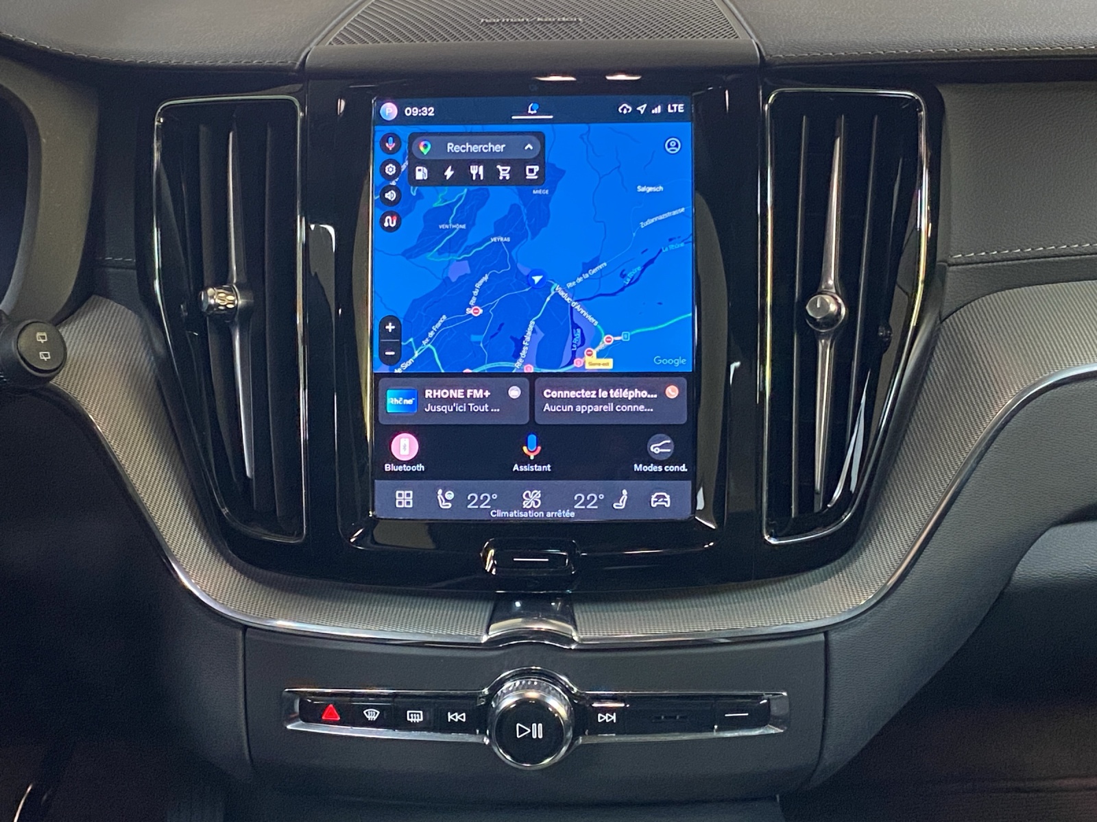 VOLVO XC60 T6 eAWD PluginHybrid Xcentric Geartronic-image-10