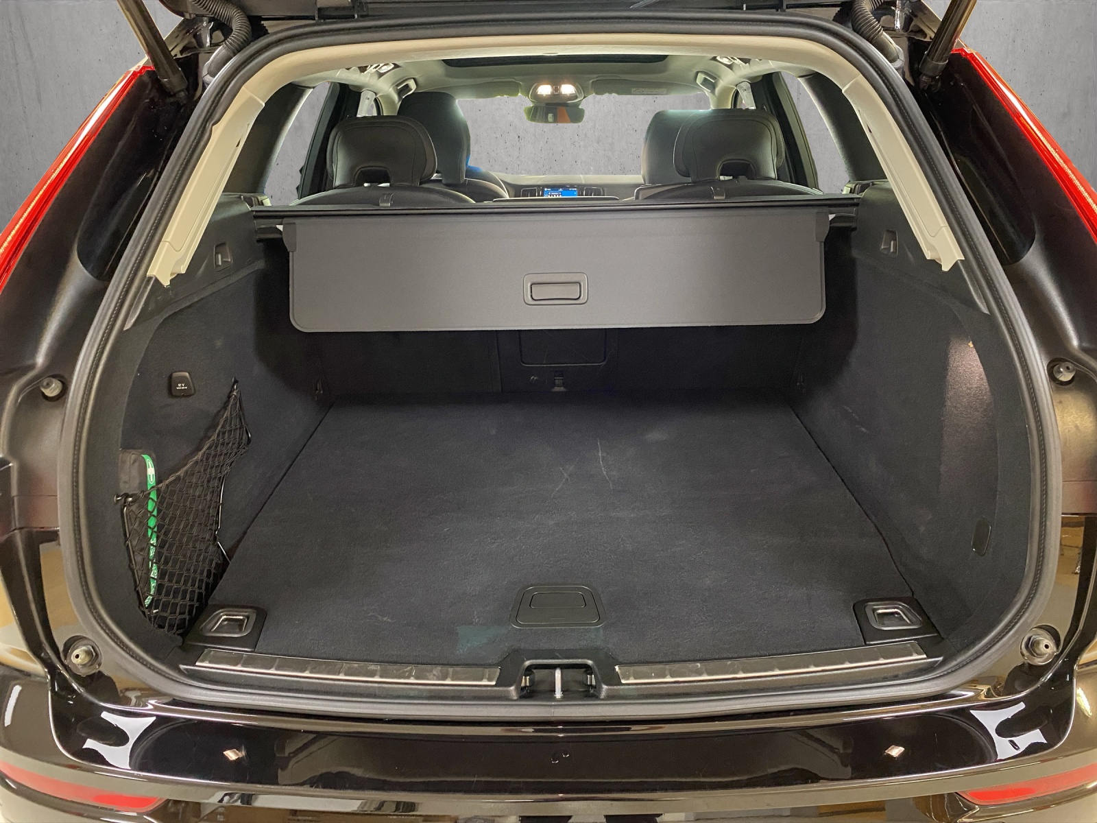 VOLVO XC60 T6 eAWD PluginHybrid Xcentric Geartronic-image-13