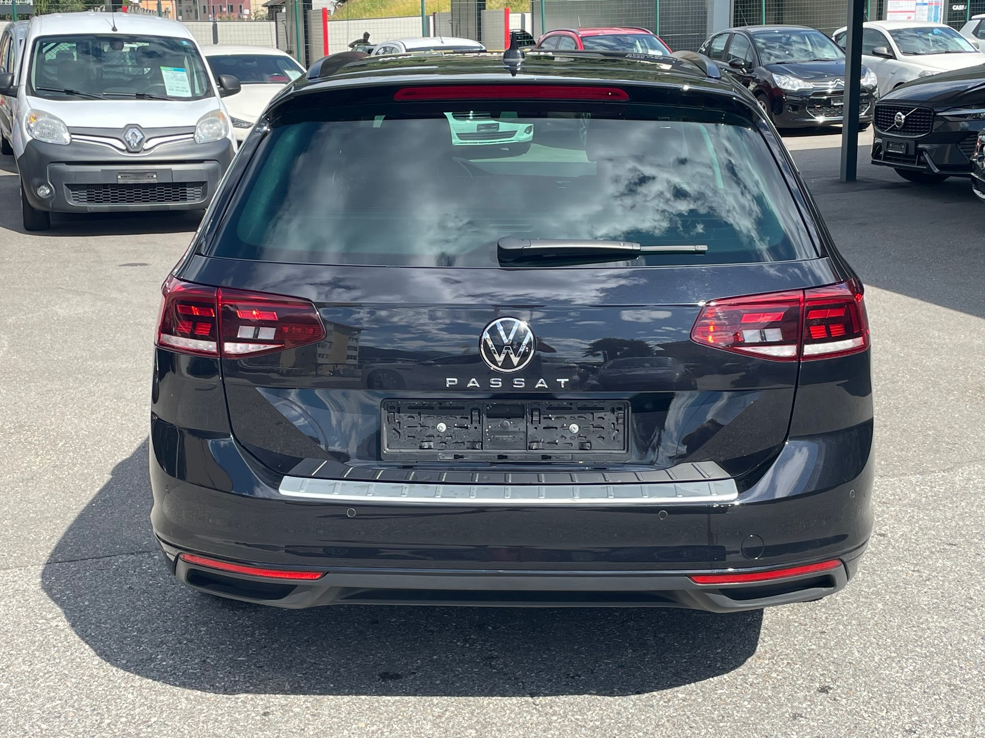 VW Passat 2.0 TDI BMT Business DSG-image-7