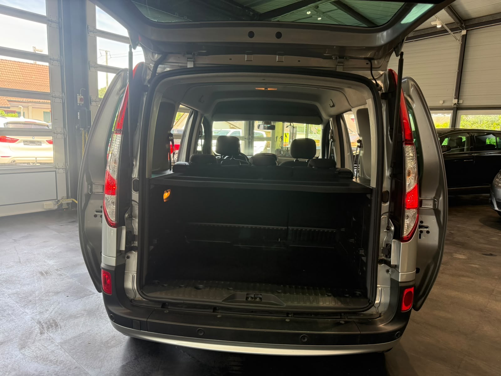 RENAULT Kangoo 1.5 dCi Zen+-image-4