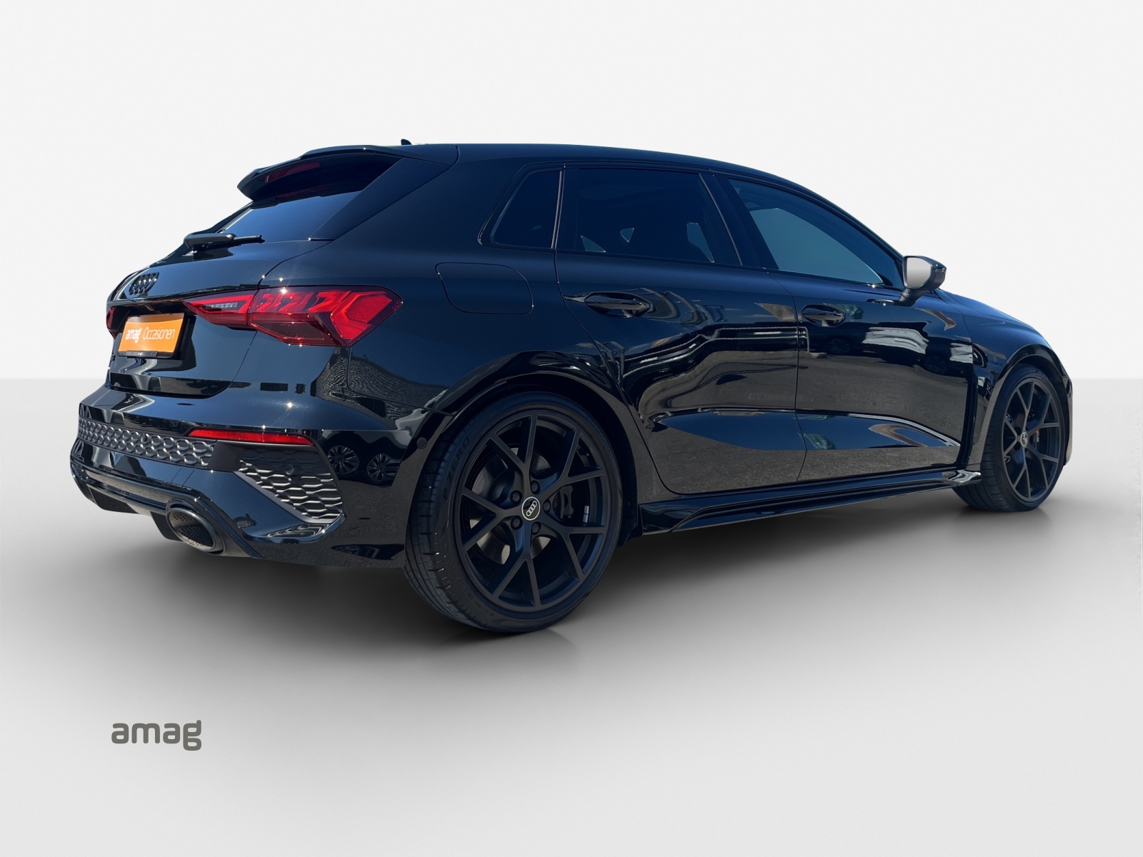 AUDI RS3 Sportback 2.5 TSI quattro S-tronic-image-4