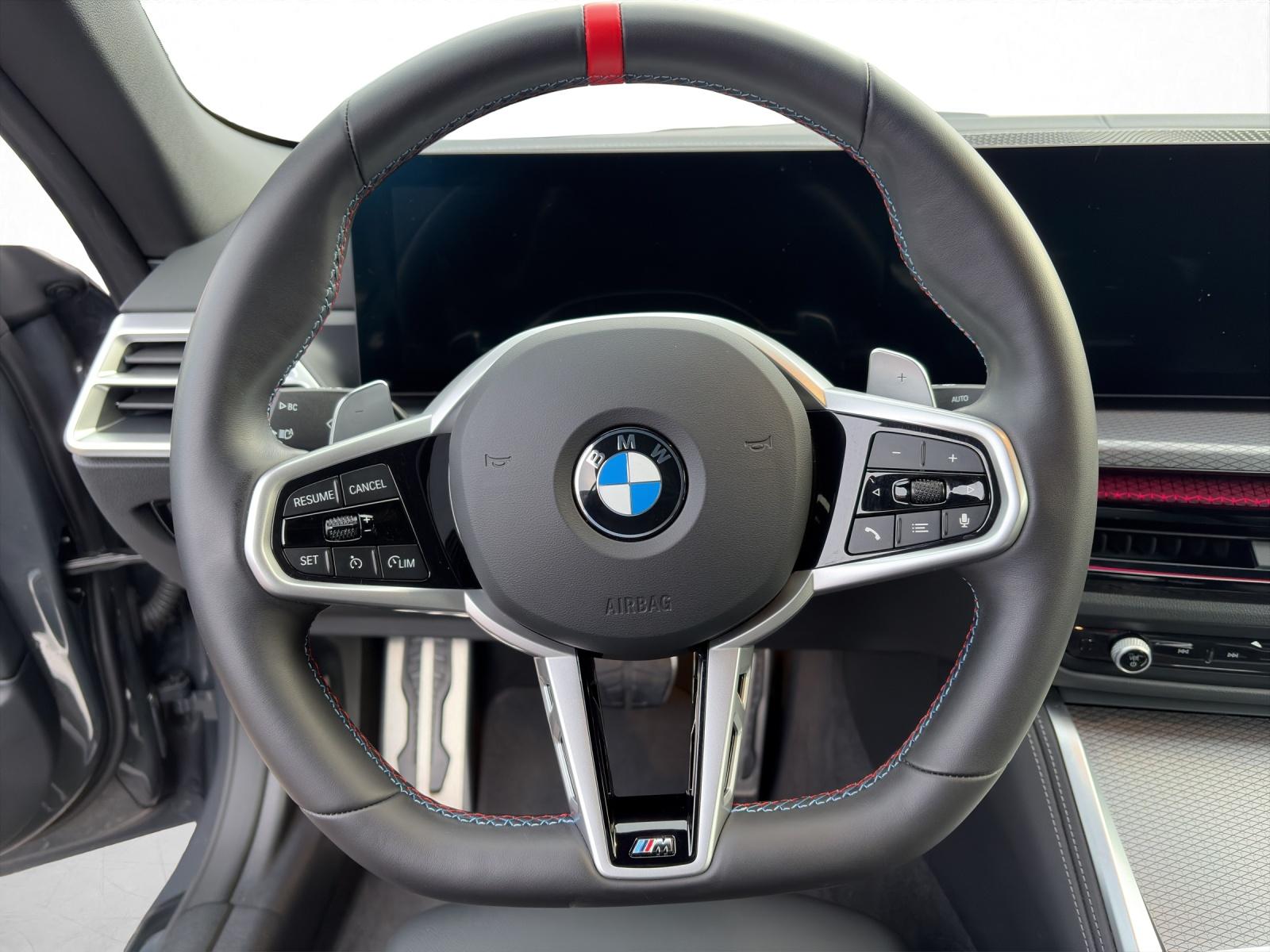 BMW M440i xDrive Cabrio-image-10