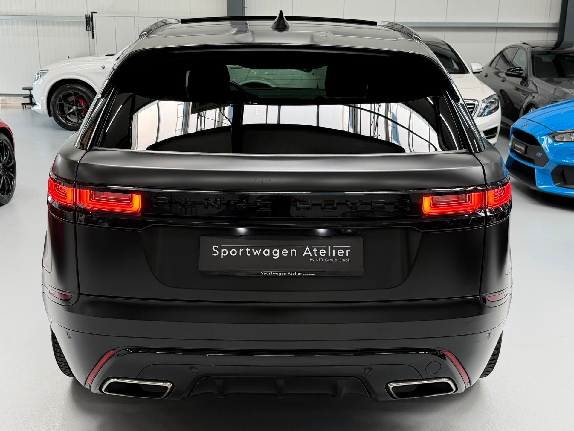 LAND ROVER Range Rover Velar R-Dynamic P 300 SE Automatic-image-6