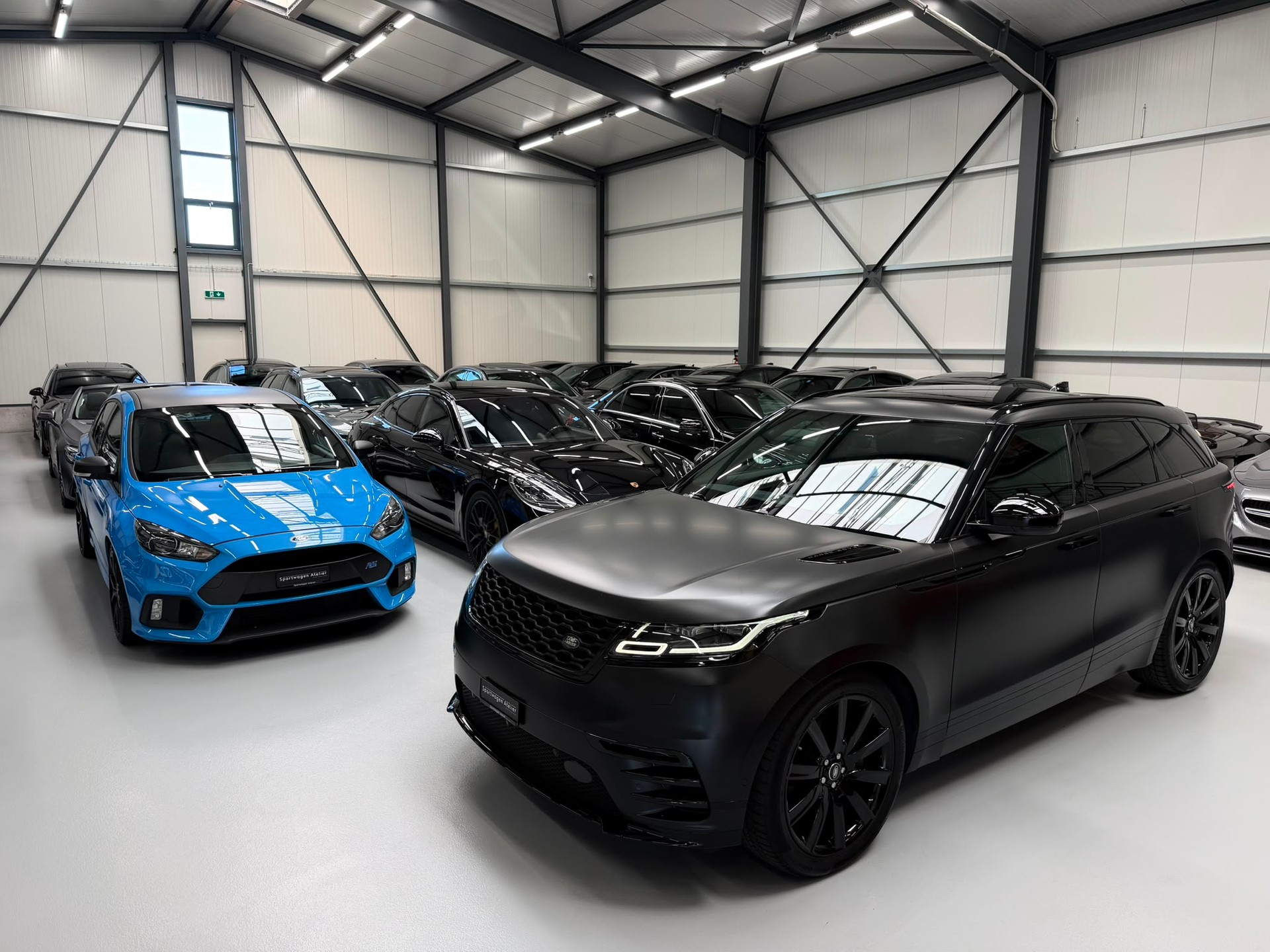 LAND ROVER Range Rover Velar R-Dynamic P 300 SE Automatic-image-2
