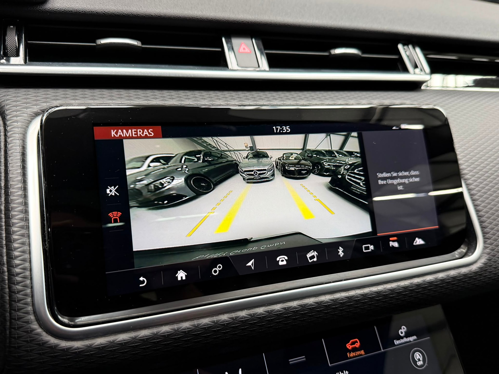 LAND ROVER Range Rover Velar R-Dynamic P 300 SE Automatic-image-17