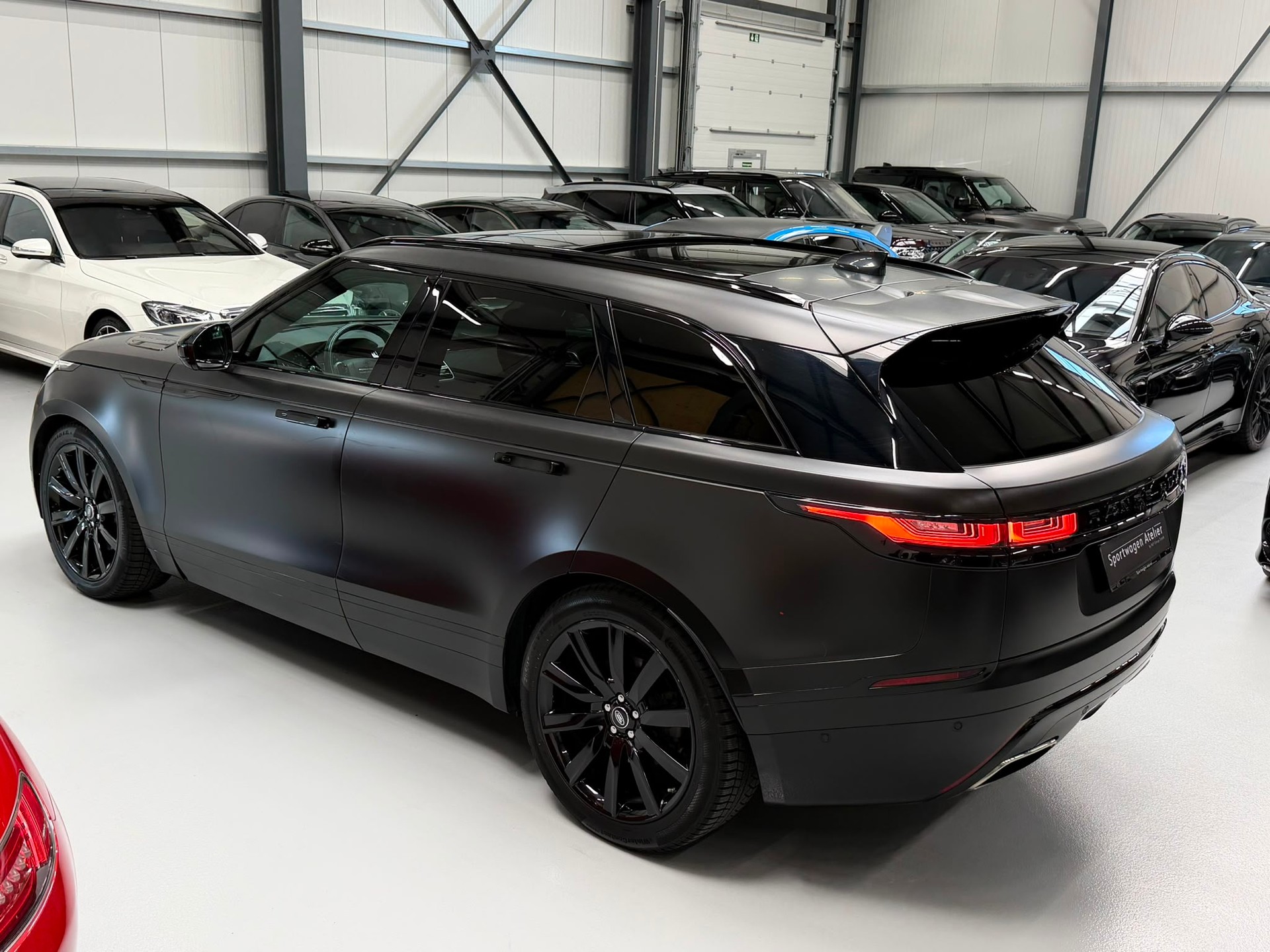 LAND ROVER Range Rover Velar R-Dynamic P 300 SE Automatic-image-4