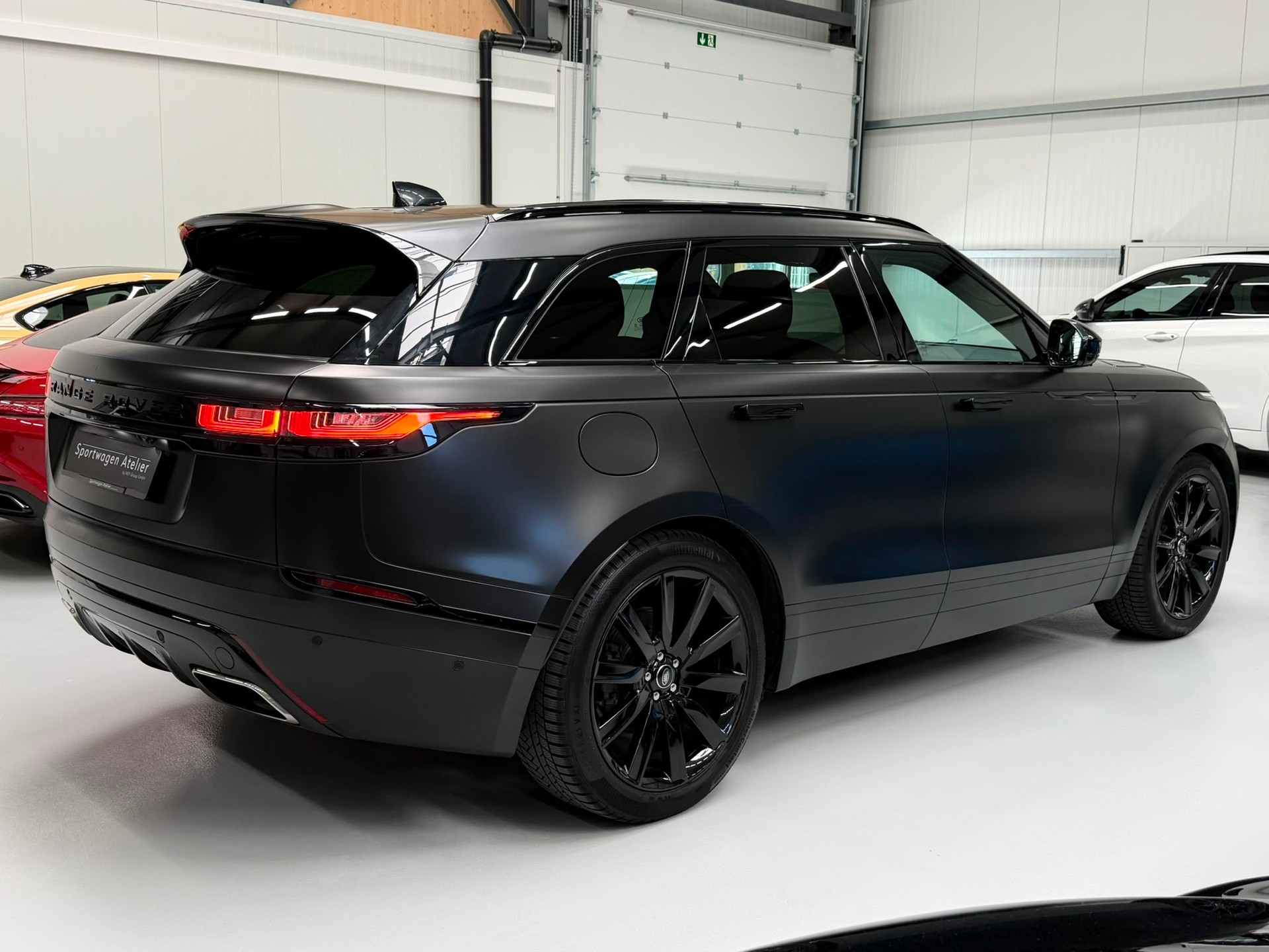 LAND ROVER Range Rover Velar R-Dynamic P 300 SE Automatic-image-7