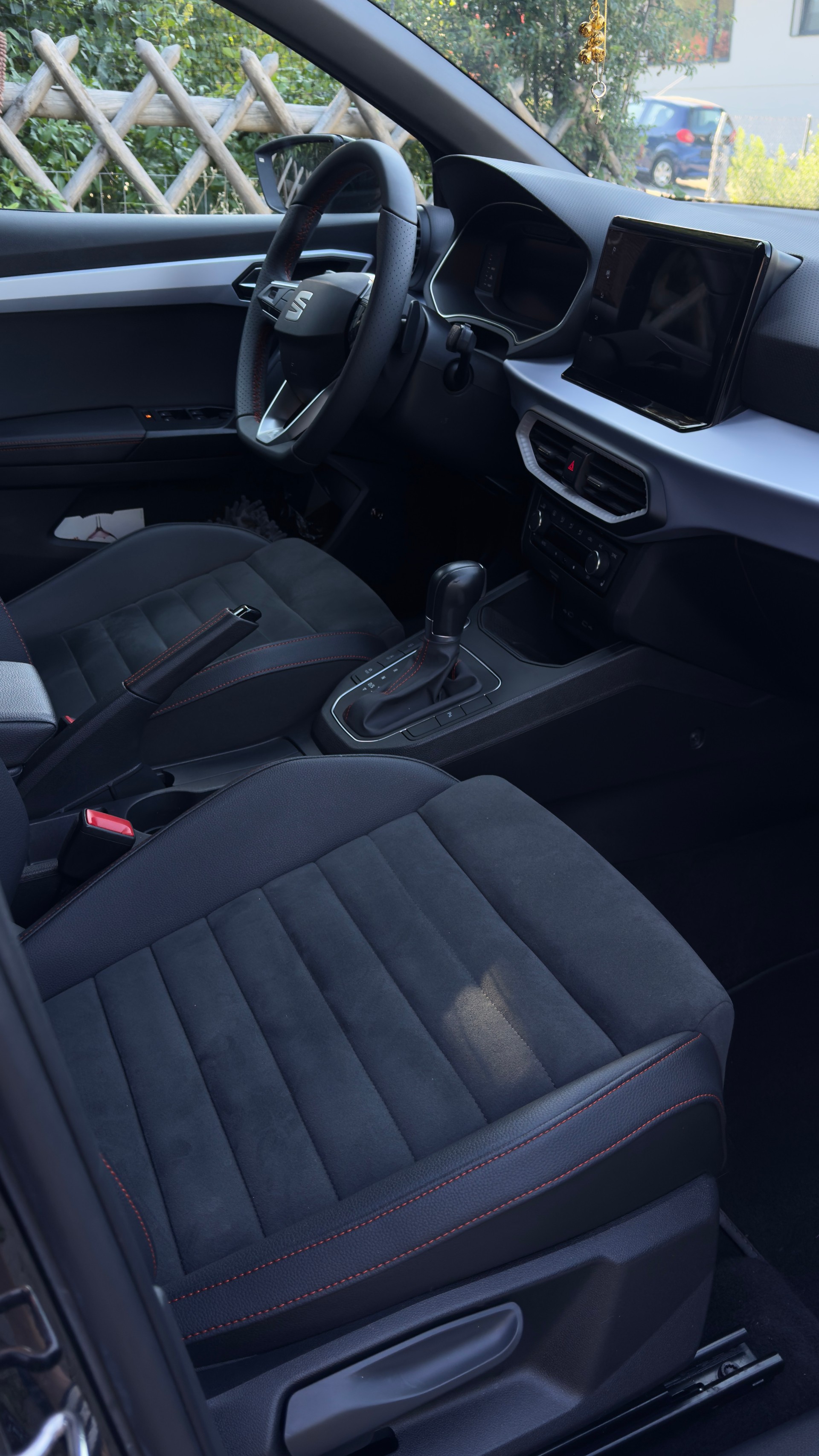SEAT 1.0 TSI 110 Hola FR DSG-image-2