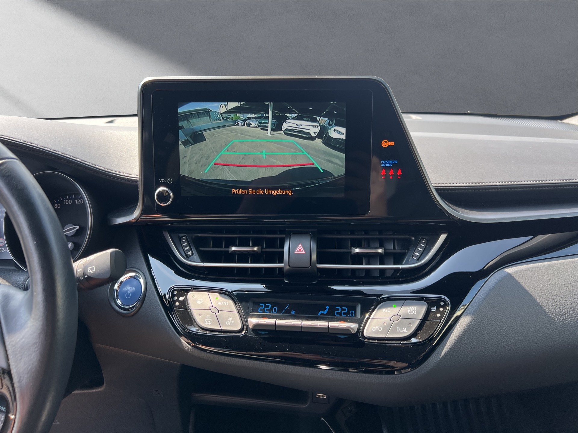 TOYOTA C-HR 2.0 VVTi HSD Trend-image-6