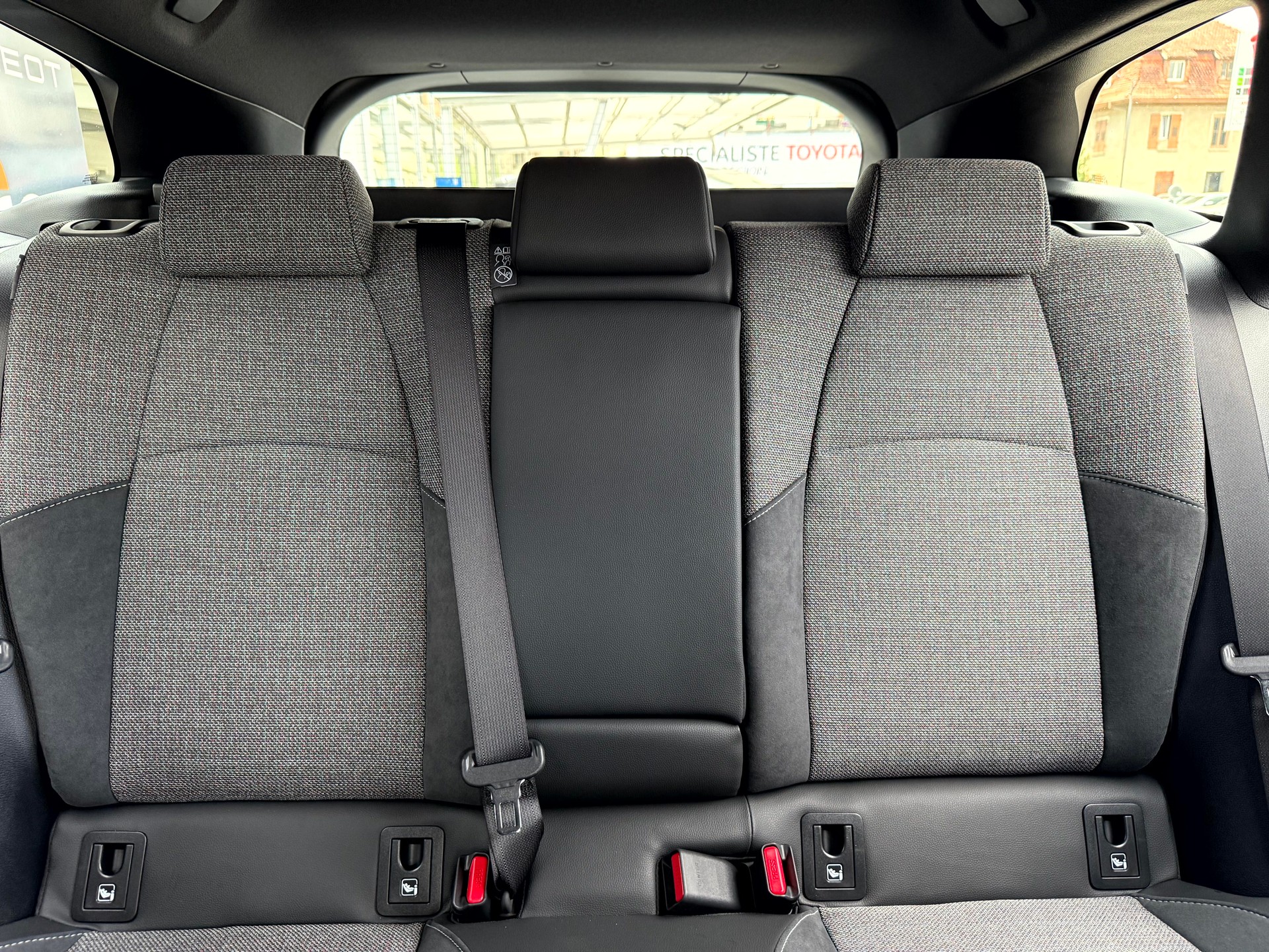 TOYOTA Corolla Touring Sports 1.8 HSD Trend e-CVT-image-25