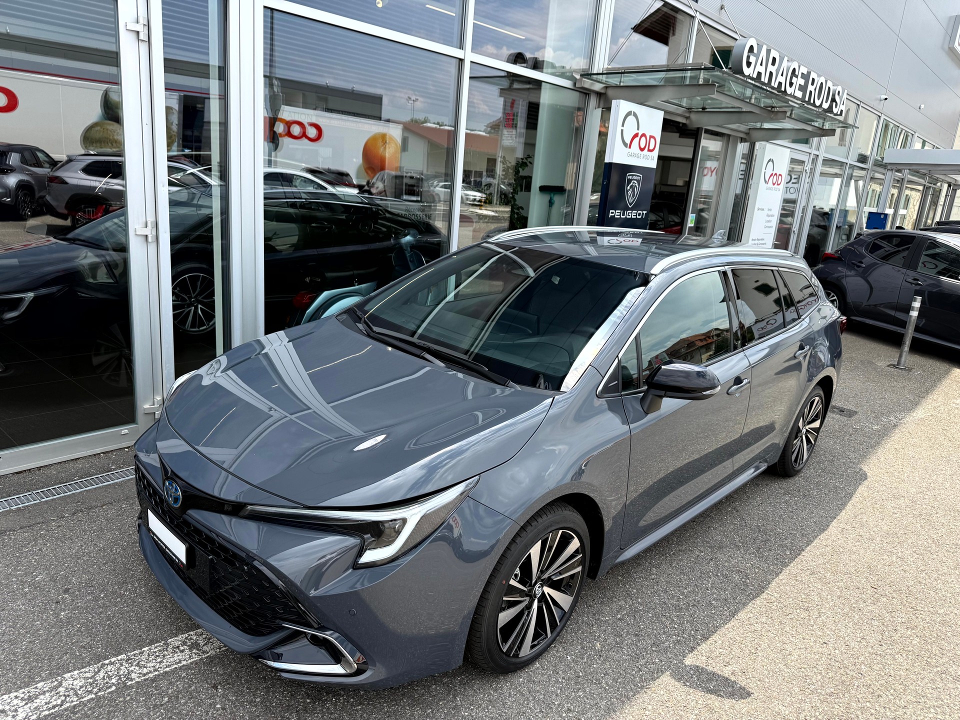 TOYOTA Corolla Touring Sports 1.8 HSD Trend e-CVT-image-0