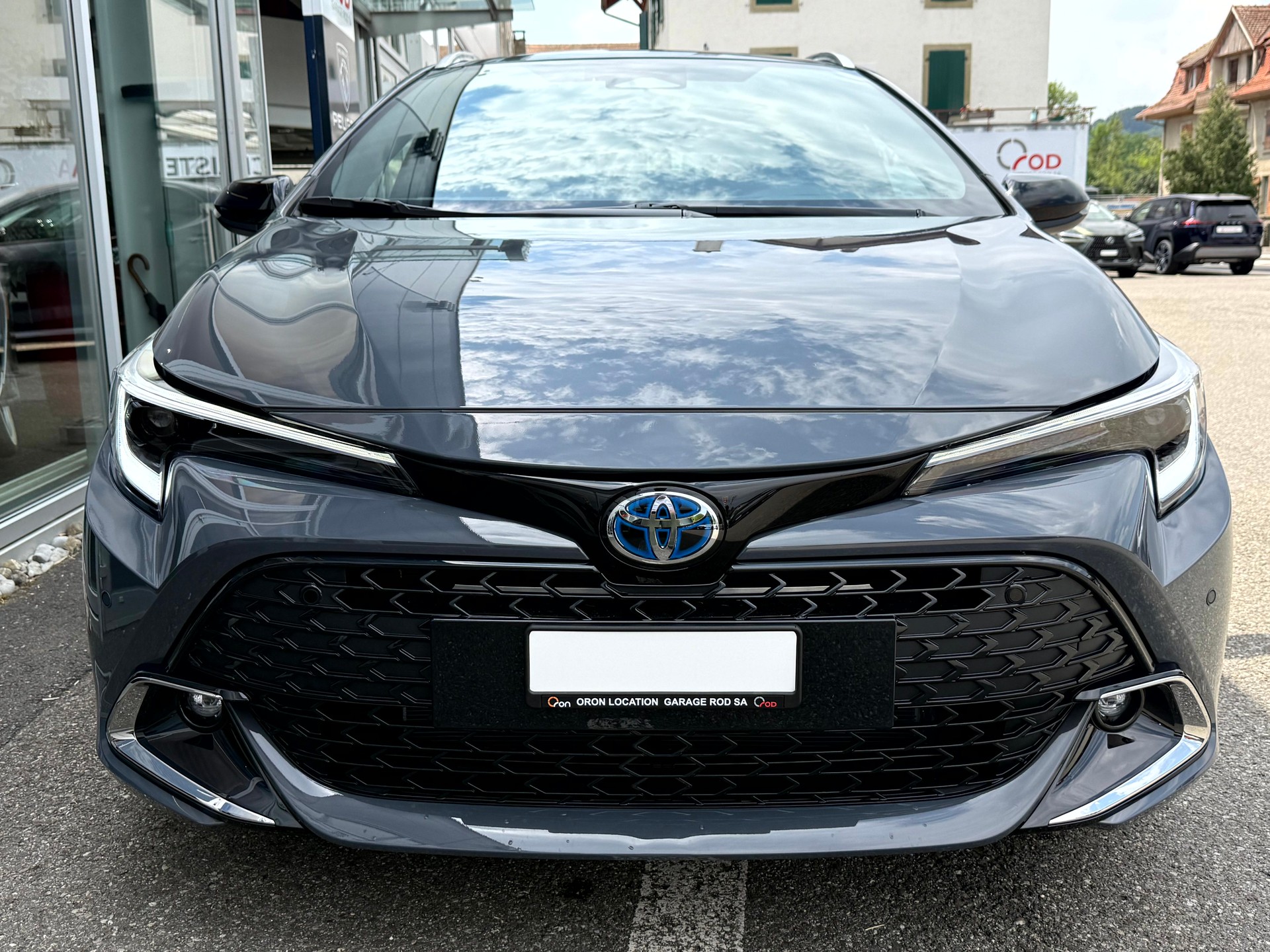 TOYOTA Corolla Touring Sports 1.8 HSD Trend e-CVT-image-3