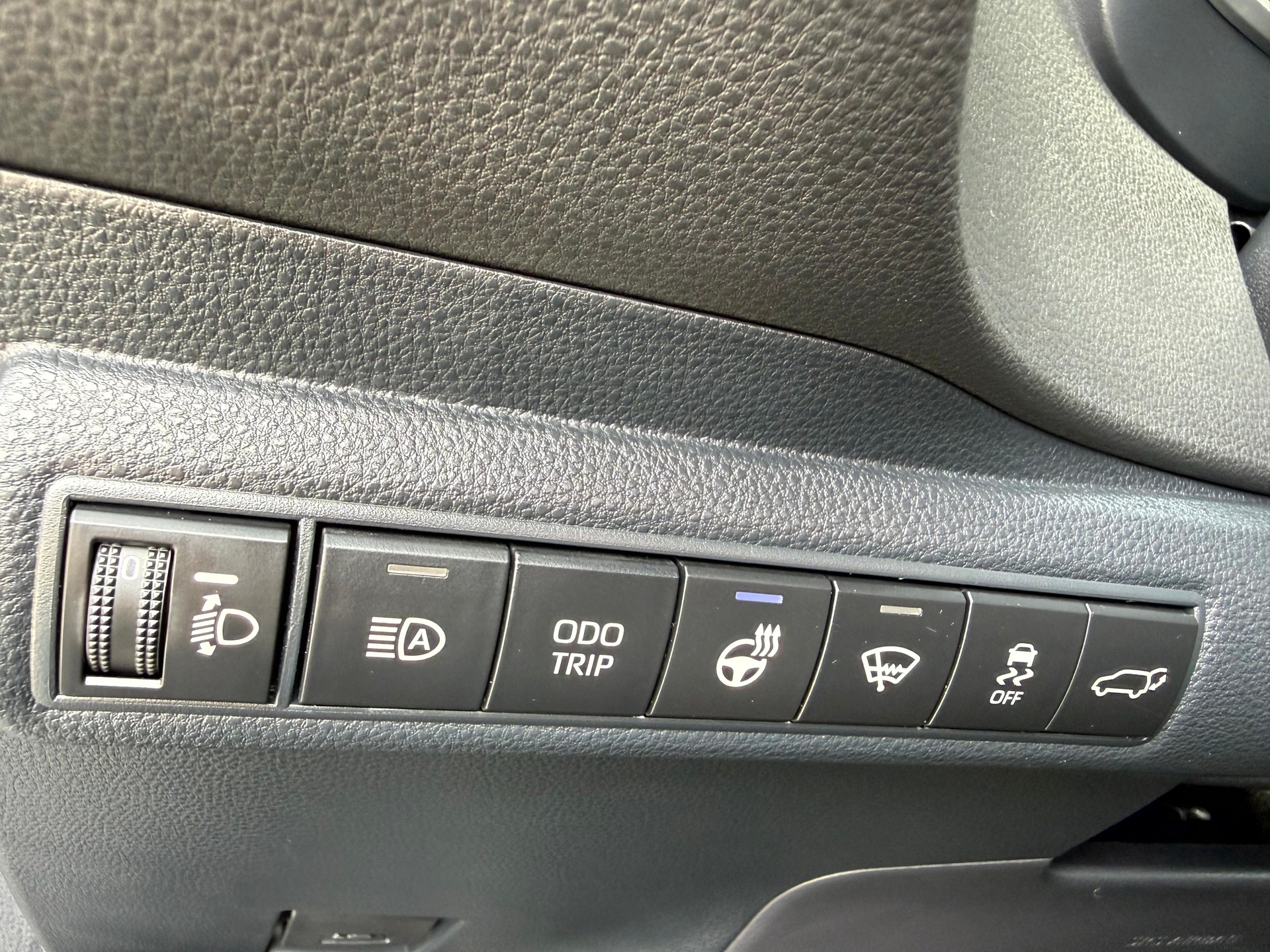 TOYOTA Corolla Touring Sports 1.8 HSD Trend e-CVT-image-16