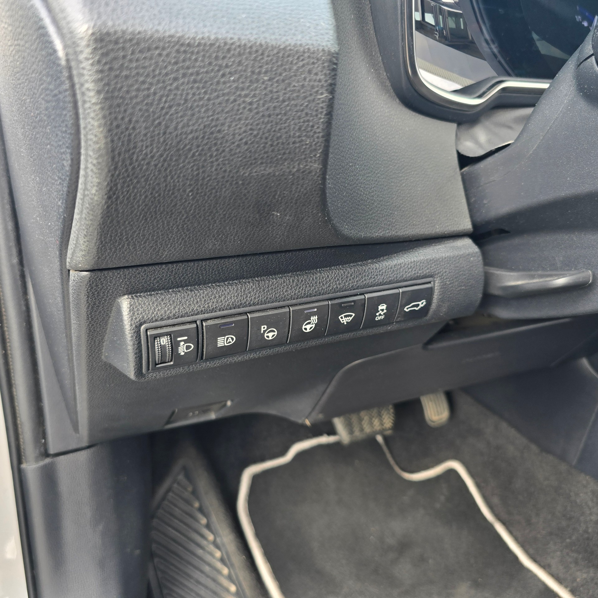 TOYOTA Corolla Touring Sports 1.8 HSD Trend e-CVT-image-11