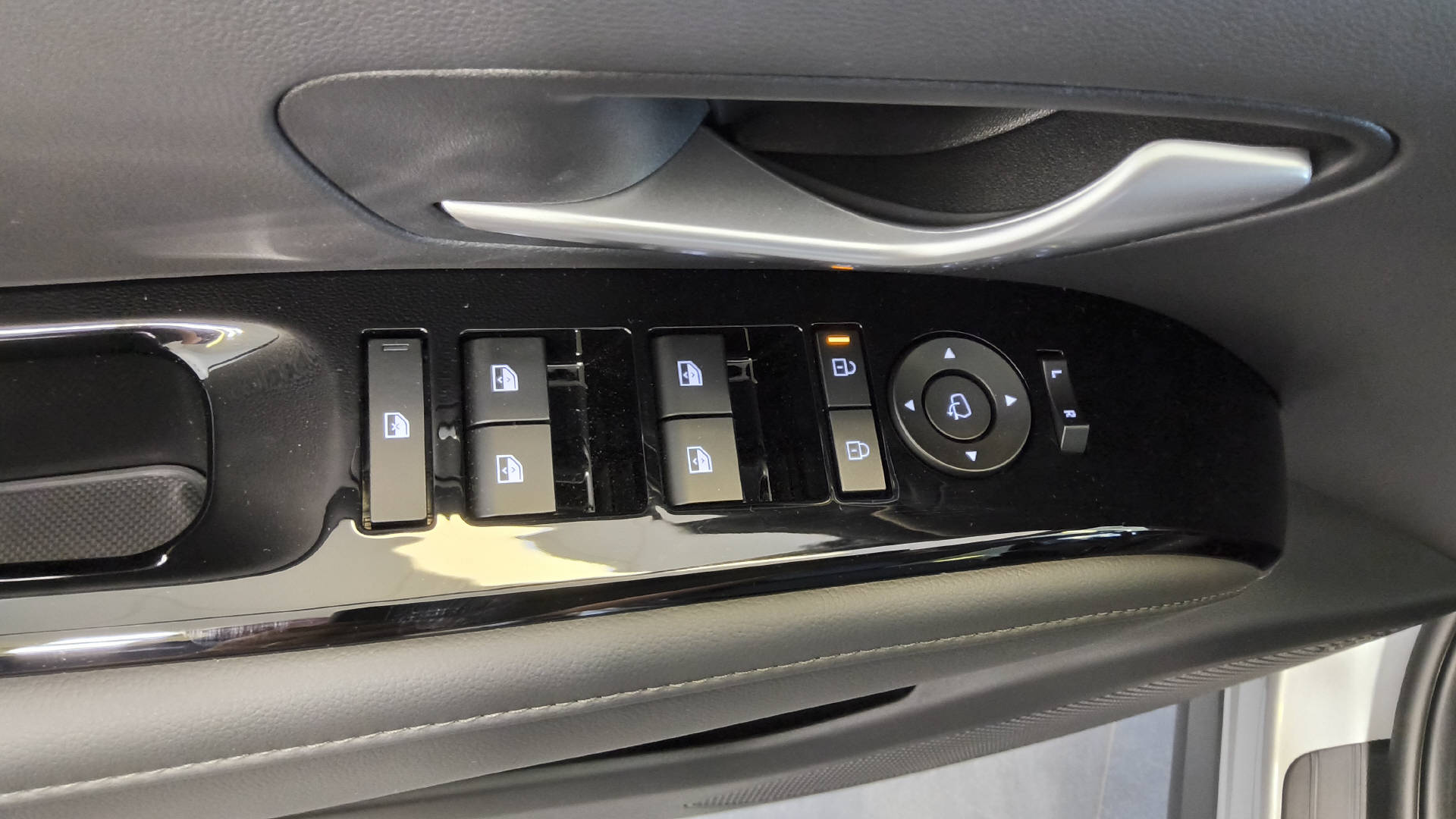 HYUNDAI Tucson 1.6 T-GDi HEV Amplia 4WD-image-12