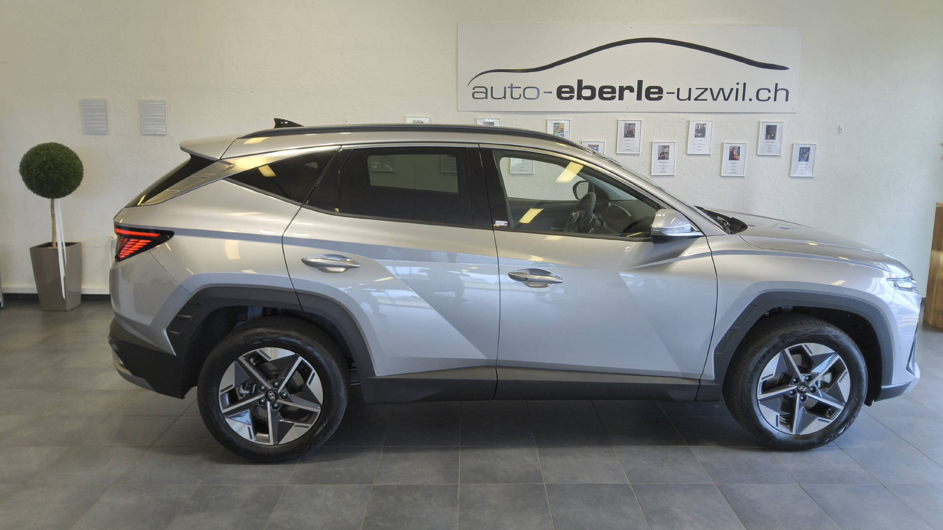 HYUNDAI Tucson 1.6 T-GDi HEV Amplia 4WD-image-0